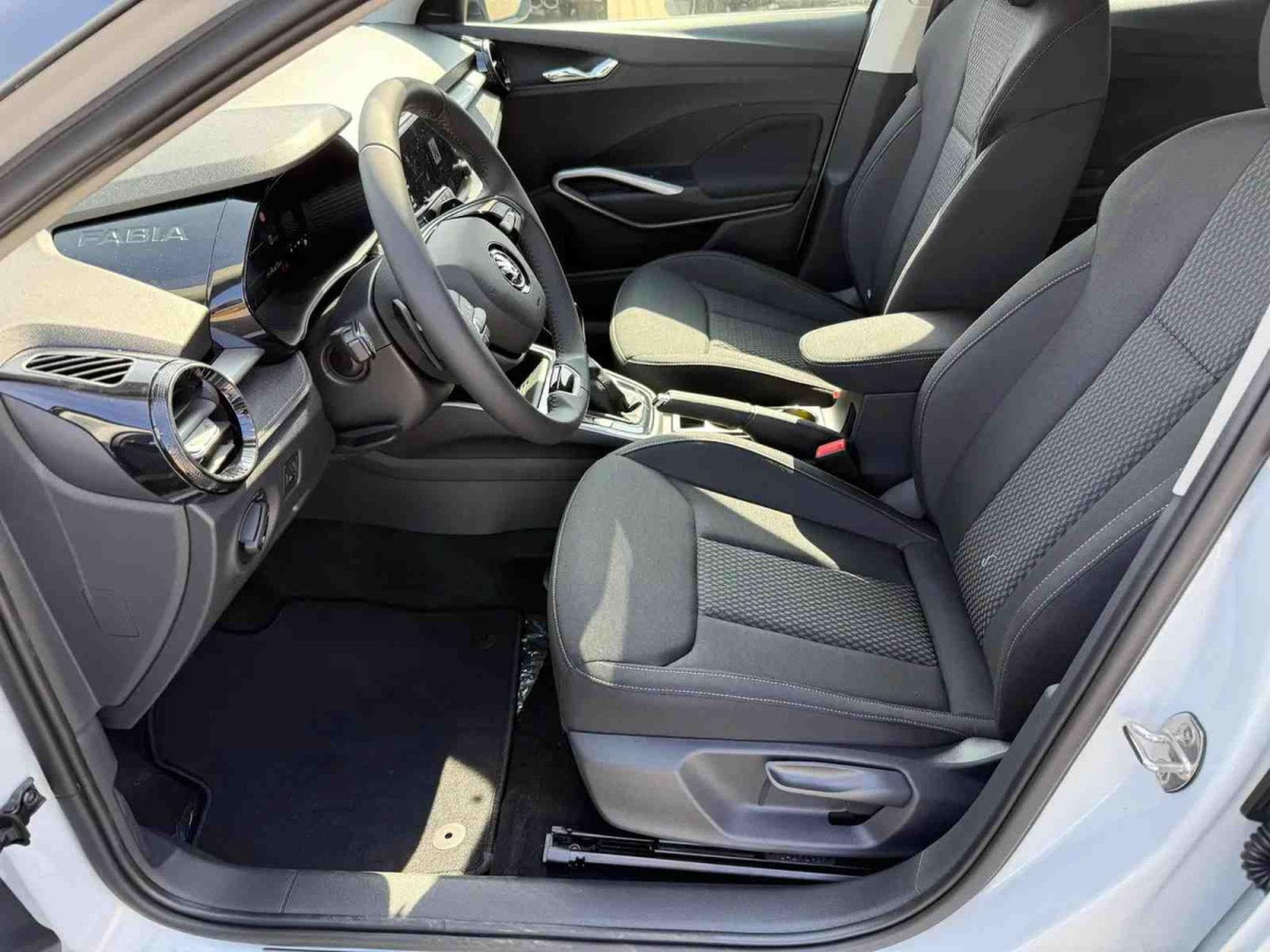 Skoda Fabia 1.0 TSi 110 DSG Selection (2025) - Photo 6