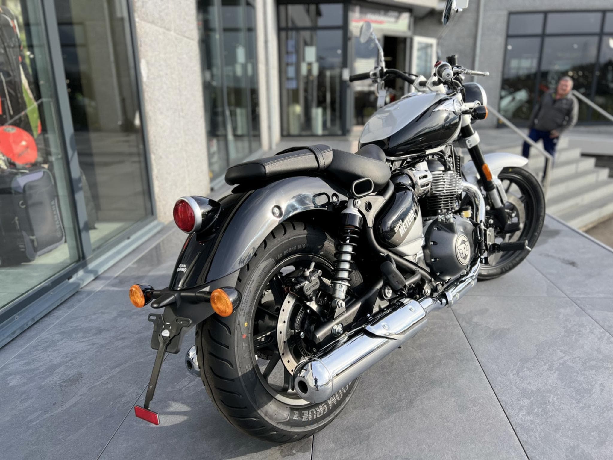 Royal Enfield Meteor Gris Interstellaire (2024) - Photo 4