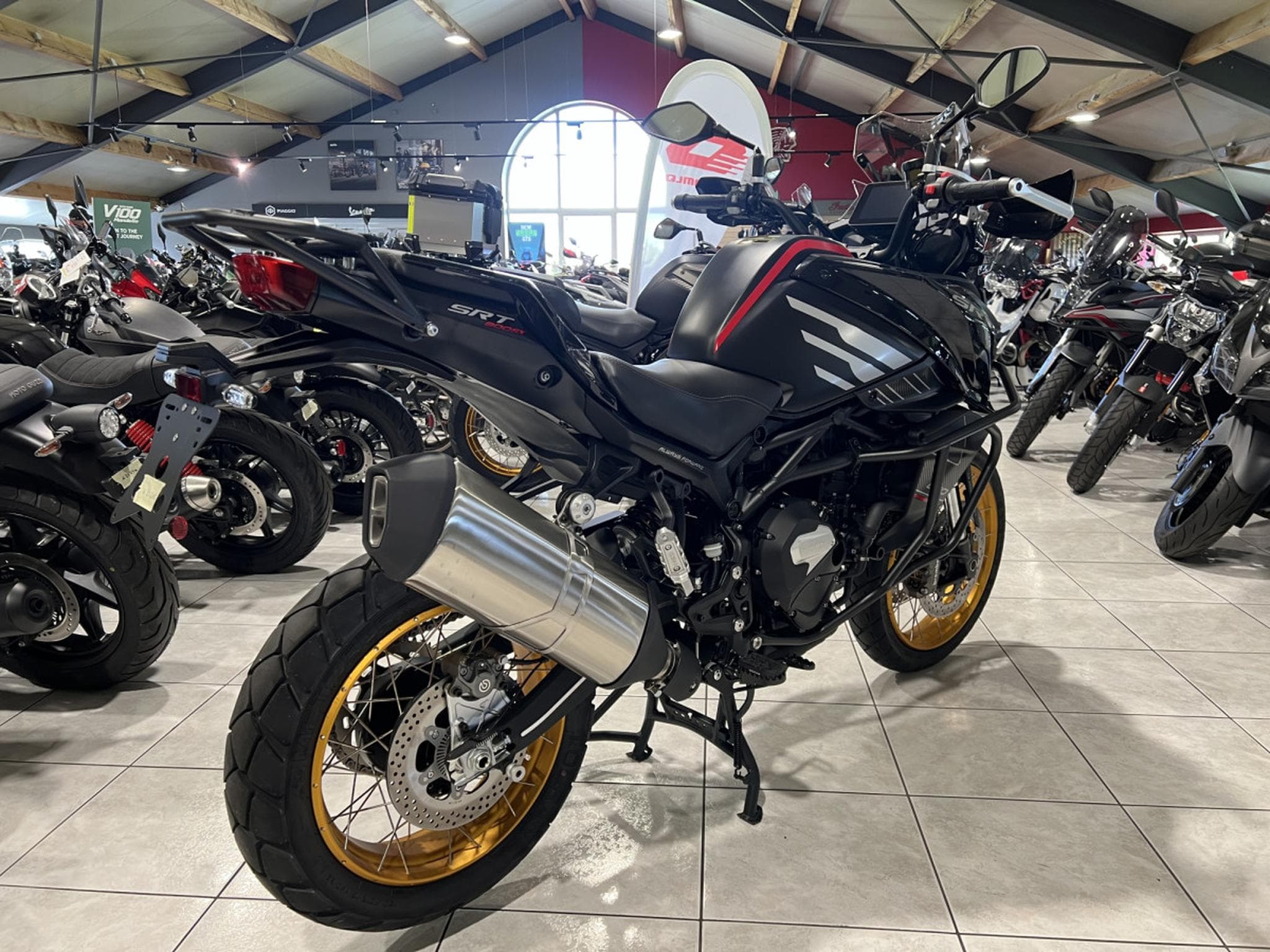 QJmotor SRT 800 SX (2024) - Foto 3