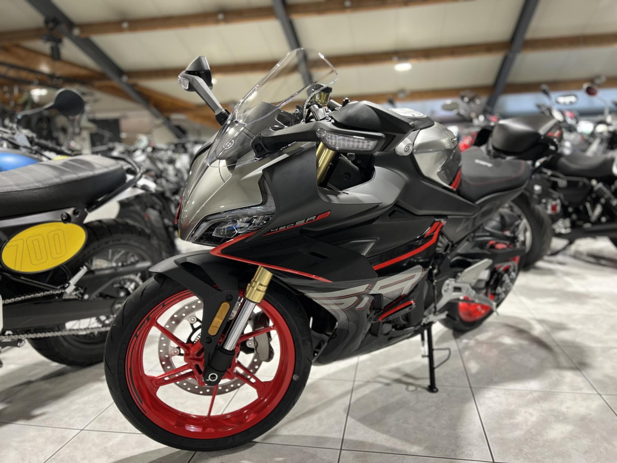 CF Moto SR S (2024) - Foto 2