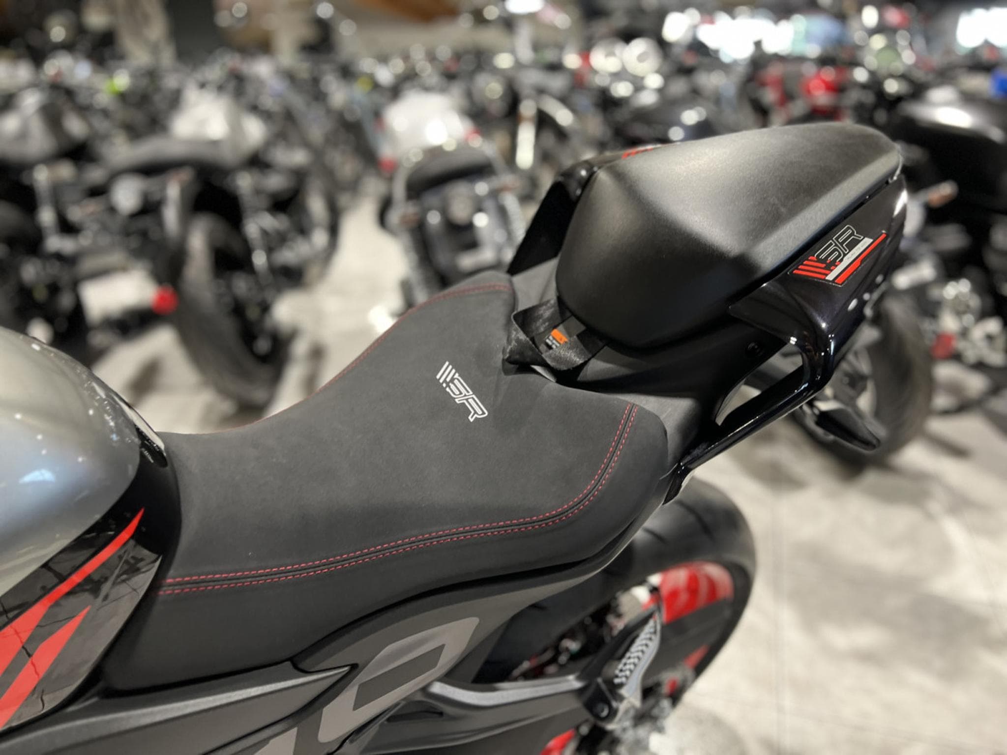 CF Moto SR S (2024) - Foto 5