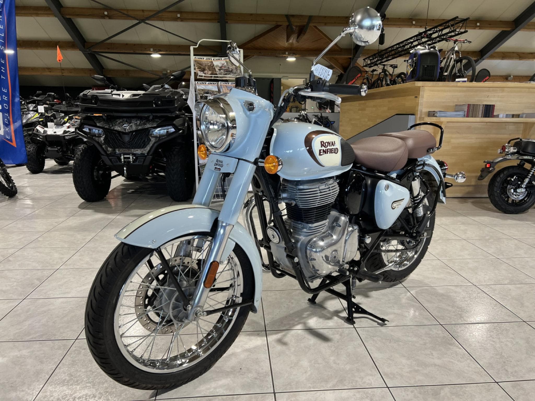 Royal Enfield Classic 350 (2023) - Photo 2