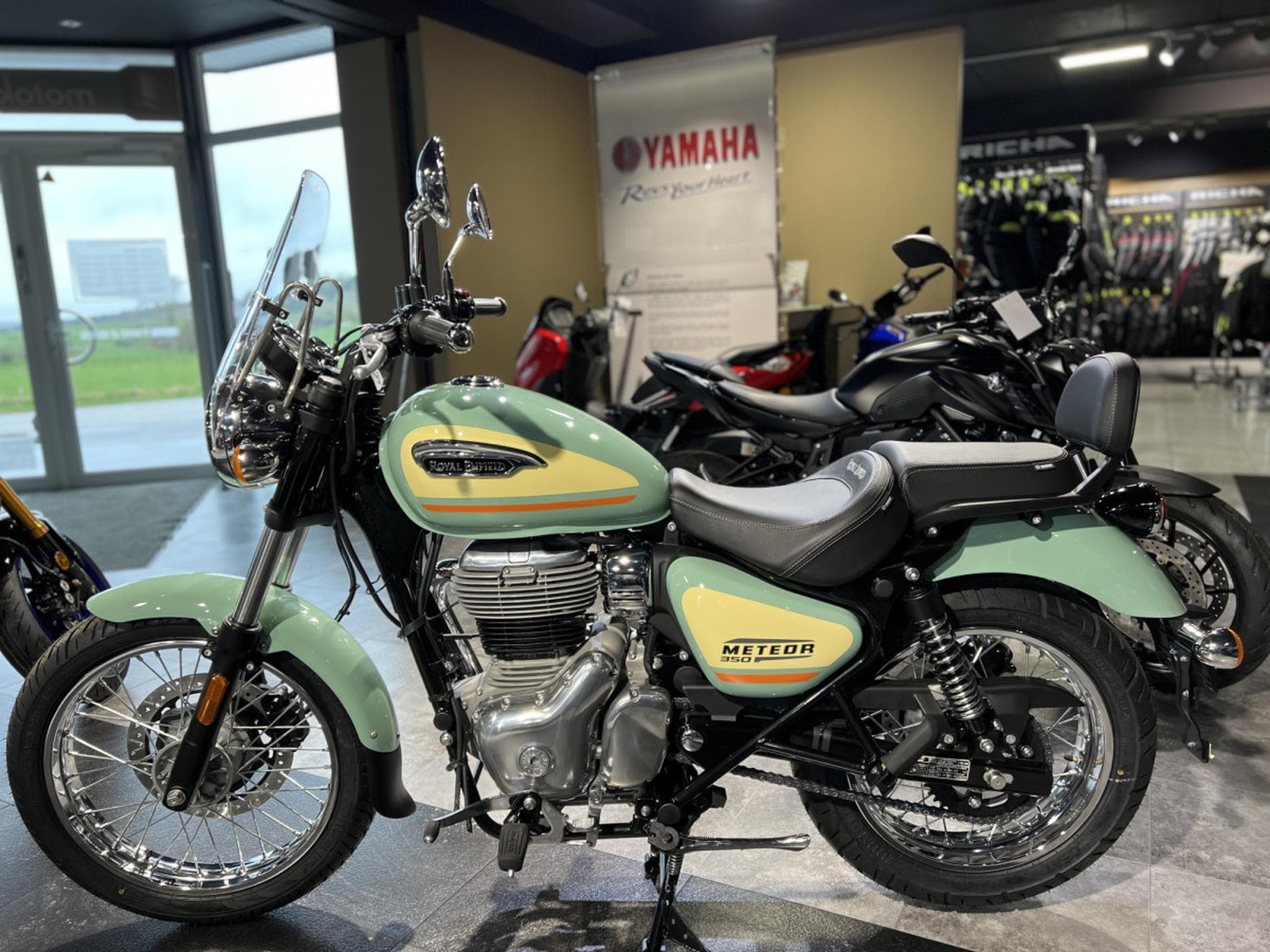 Royal Enfield Meteor 350 (2025) - Photo 4