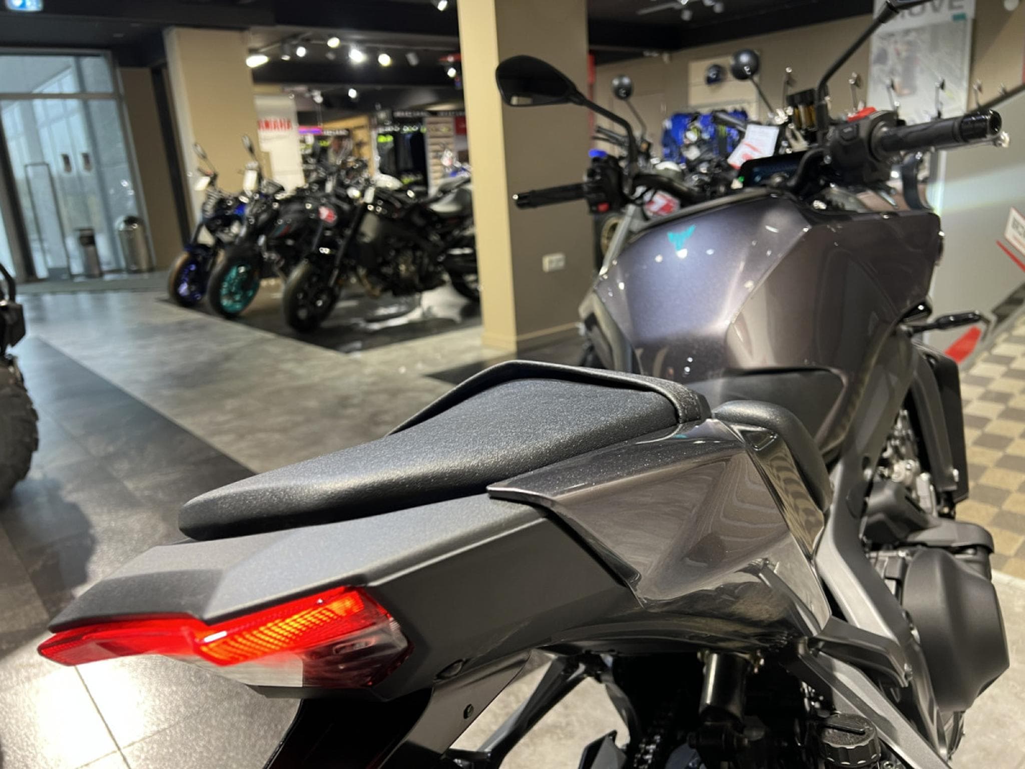 Yamaha MT09 Y-AMT (2024) - Photo 5