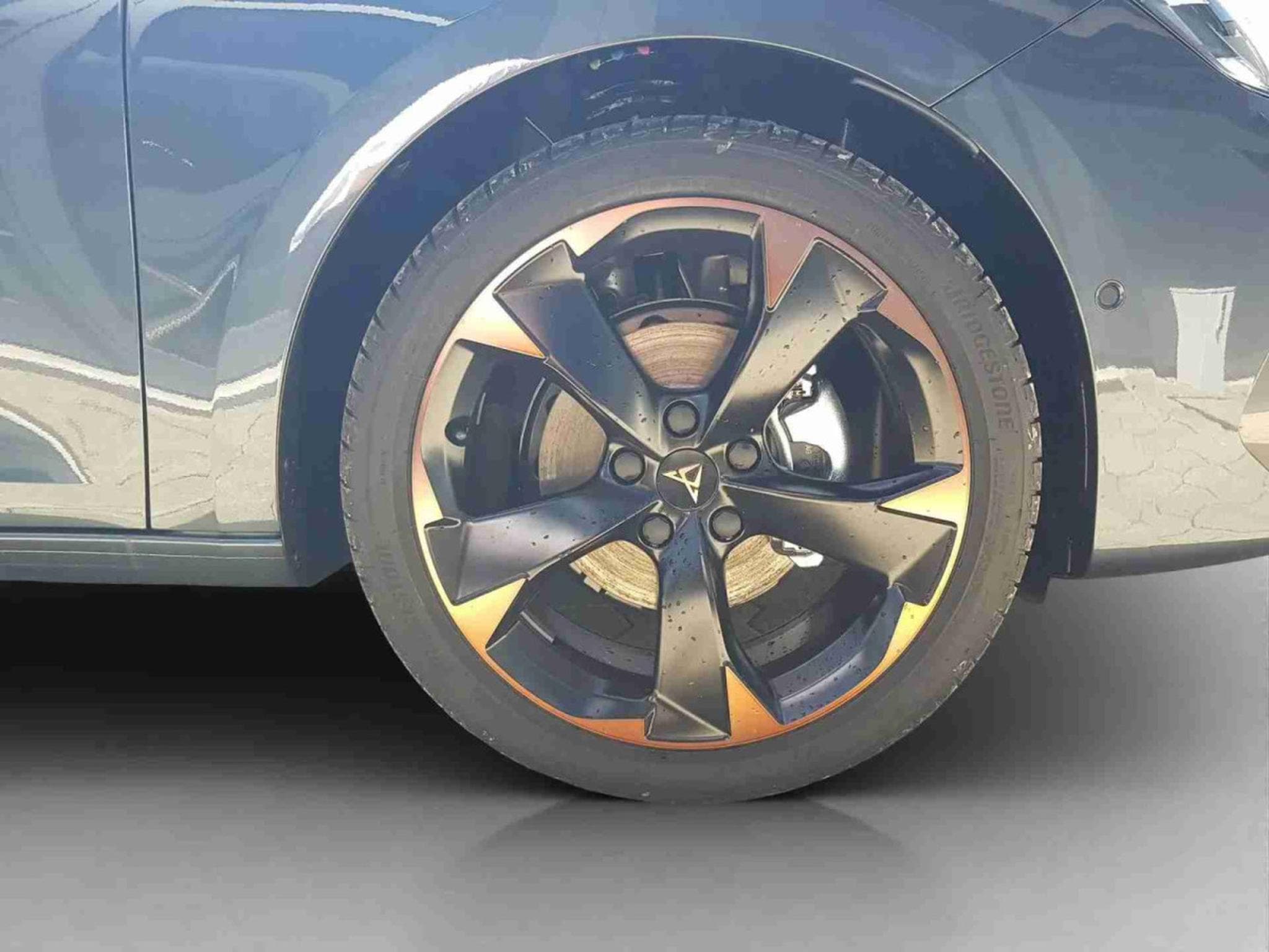 Cupra Leon 1.5 eTSI 150 DSG (2025) - Photo 5