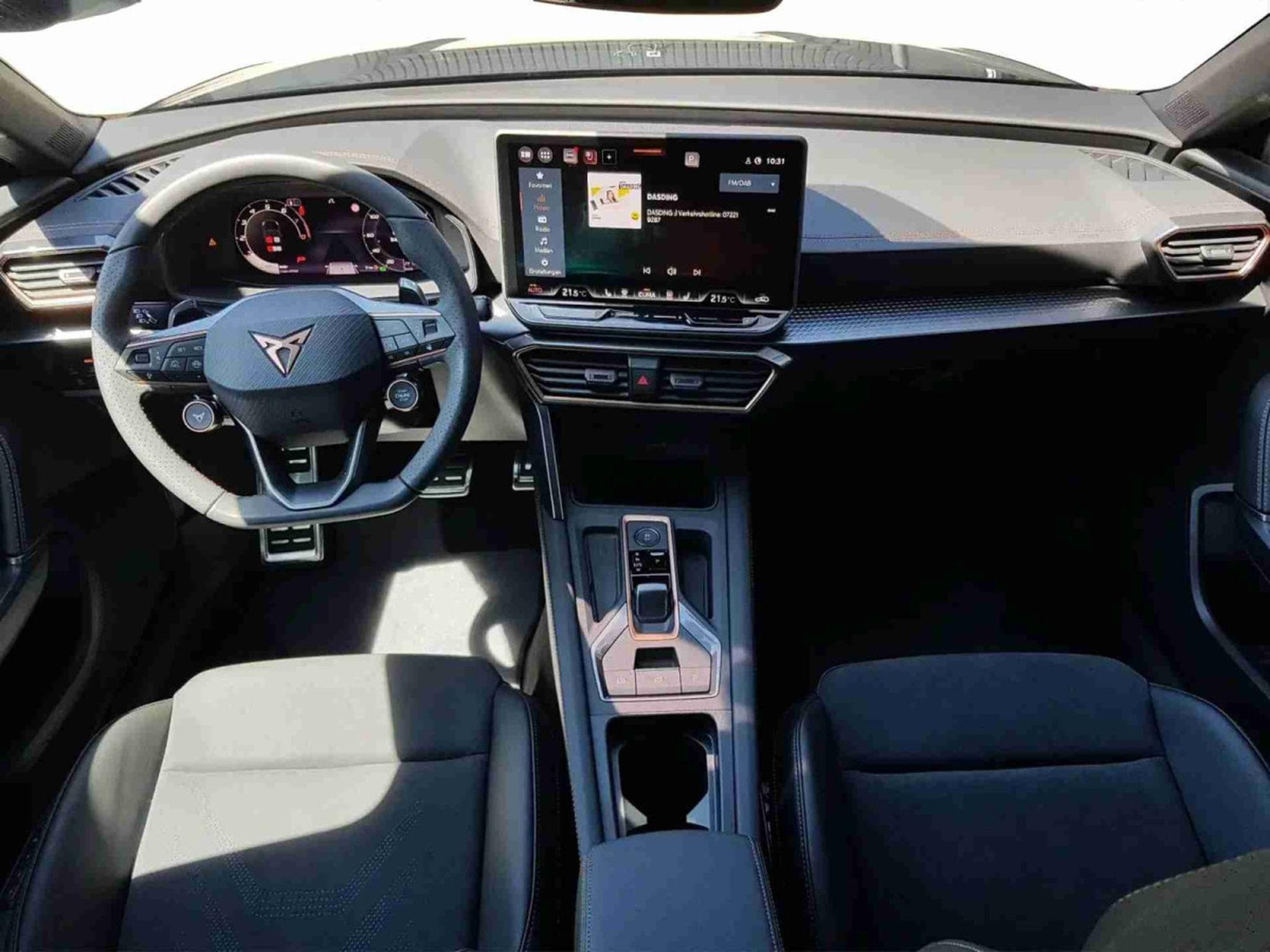Cupra Leon 1.5 eTSI 150 DSG (2025) - Photo 6
