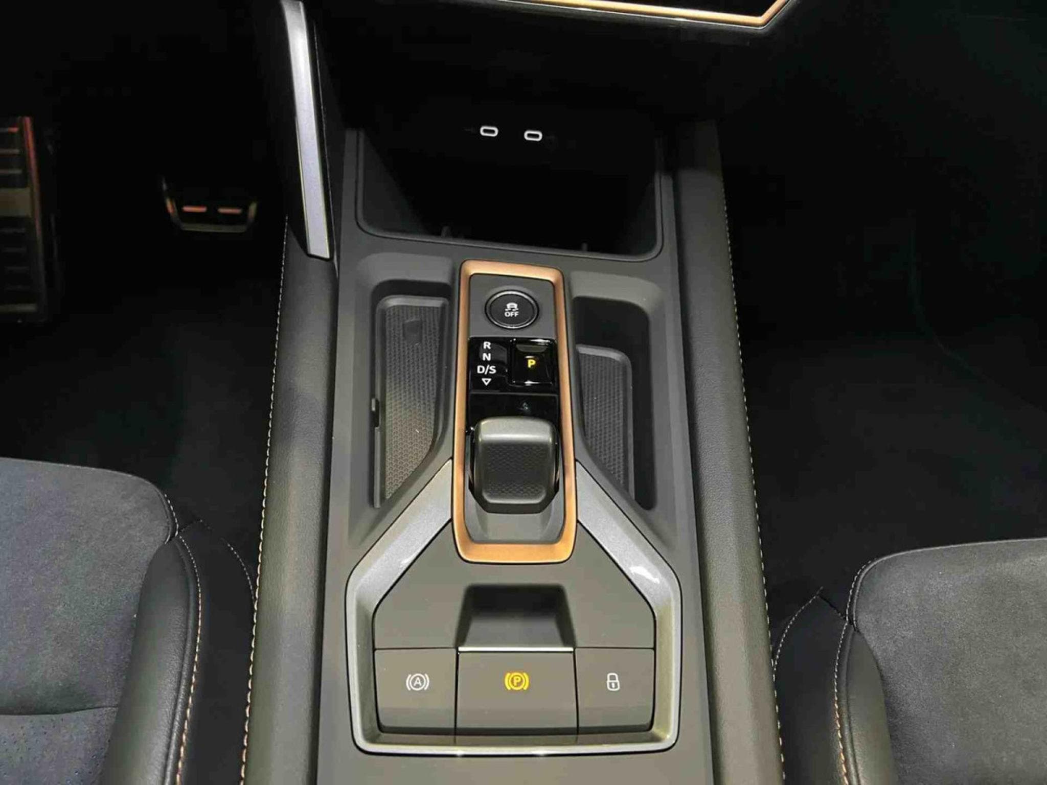 Cupra Leon 1.5 eTSI 150 DSG (2025) - Photo 13