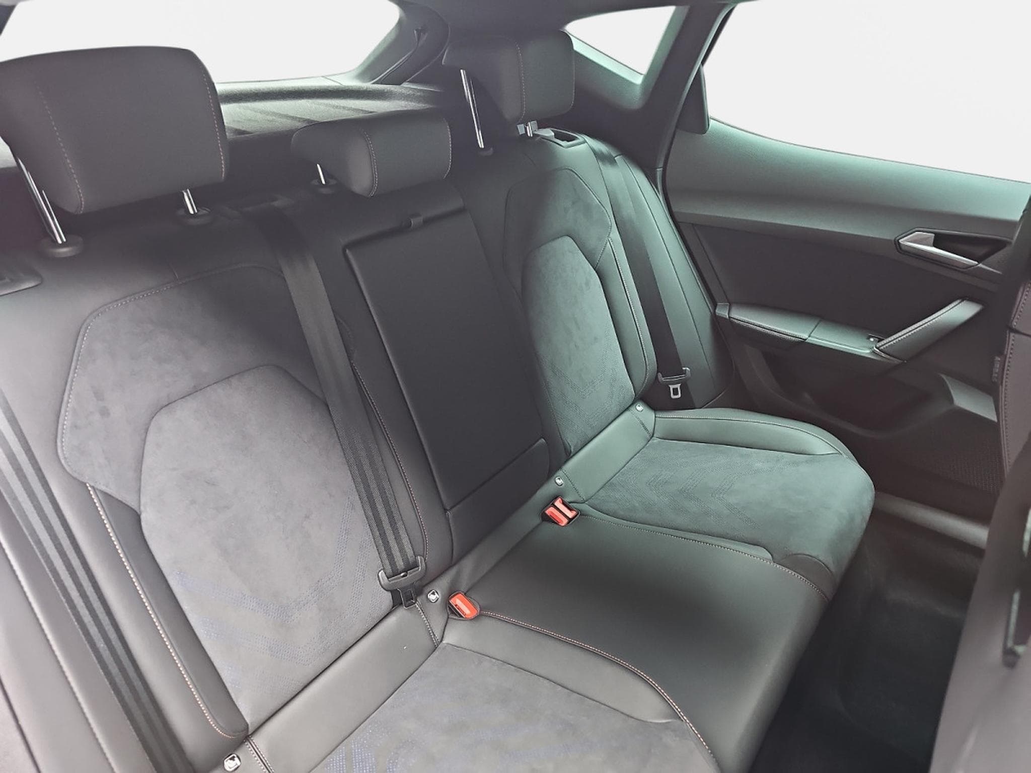 Cupra Formentor 2.0 TSi DSG 333 4DRIVE (2026) - Photo 15