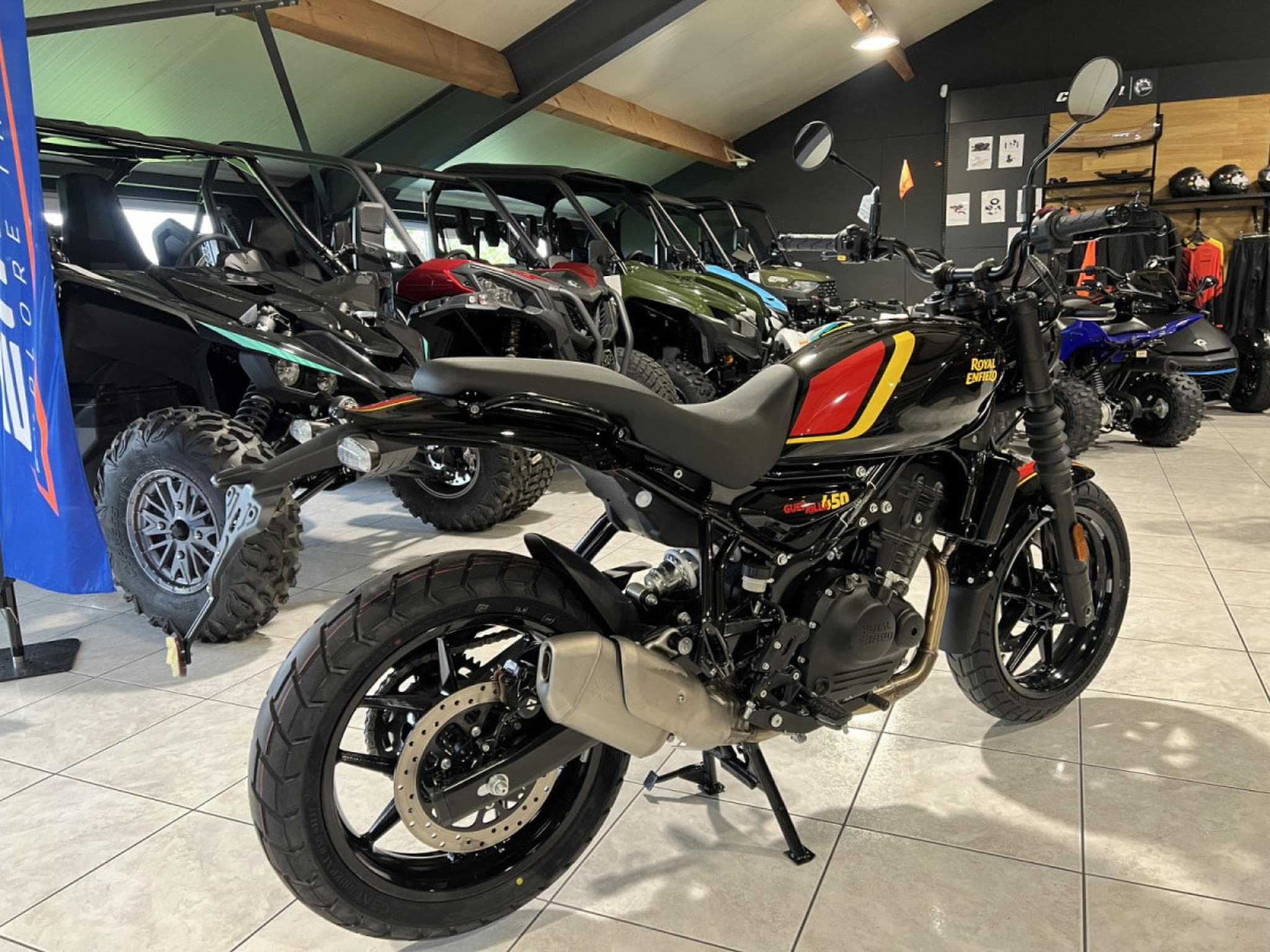 Royal Enfield Guerrilla 450 PLAYA  BLACK (2025) - Photo 3