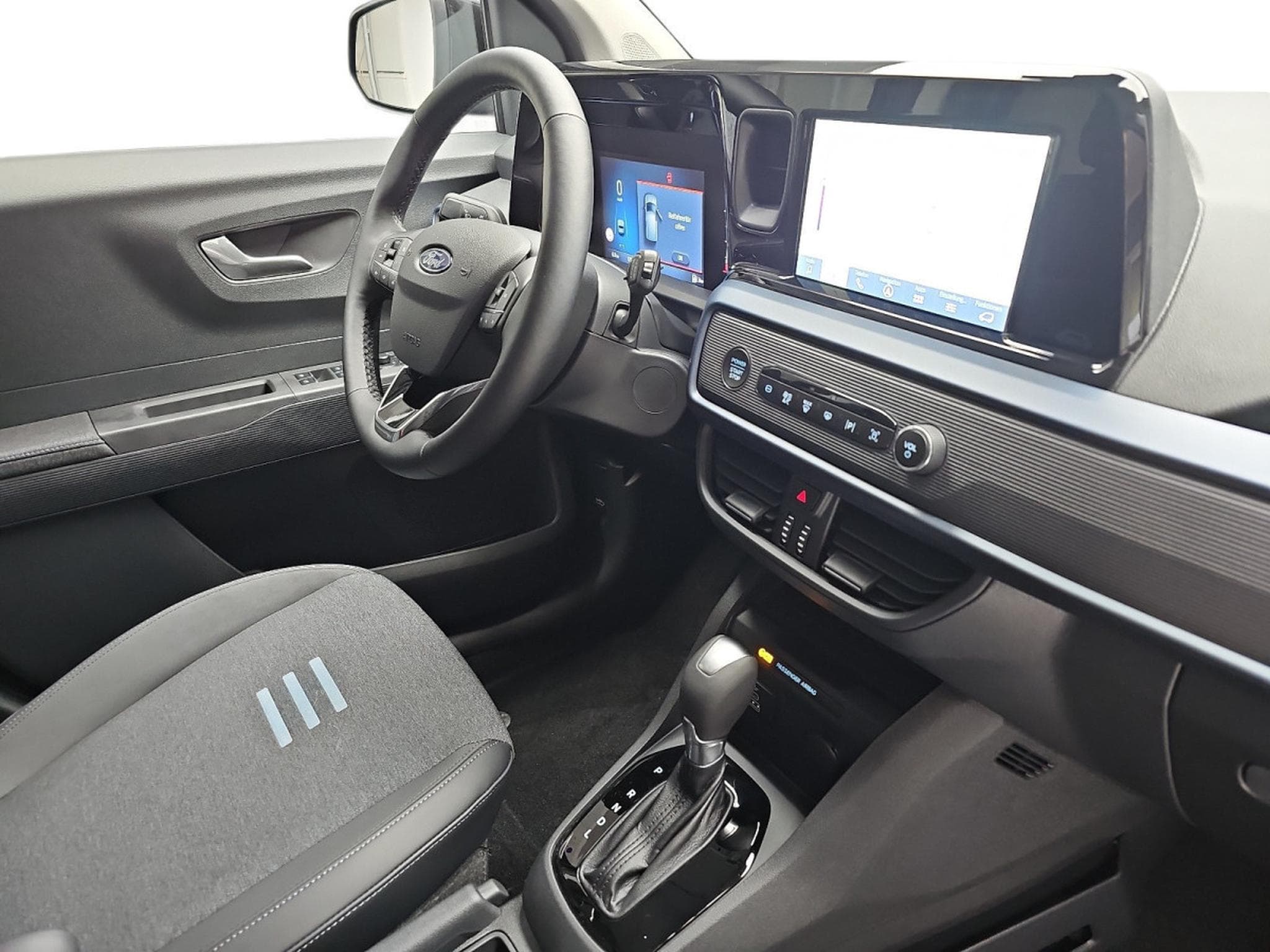 Ford Tourneo 1.0i Ecoboost 126 Active Automatik (2025) - Photo 15