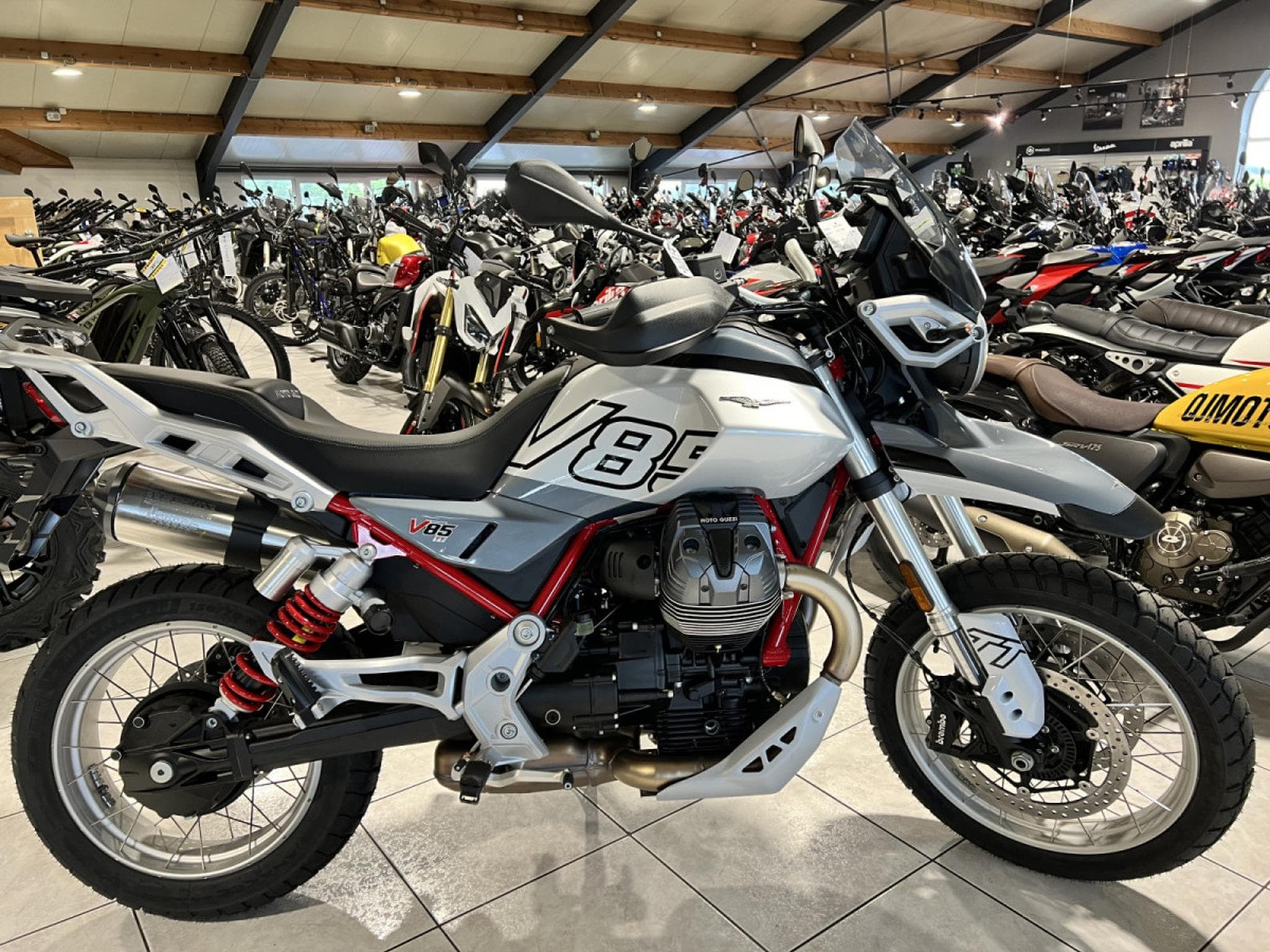 Moto Guzzi V85 TT (2026) - Photo 1