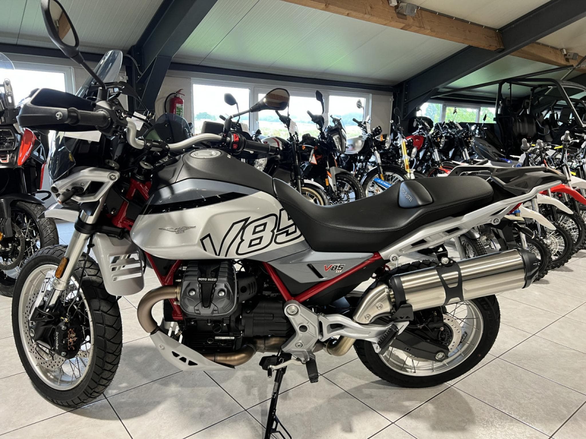 Moto Guzzi V85 TT (2026) - Photo 4