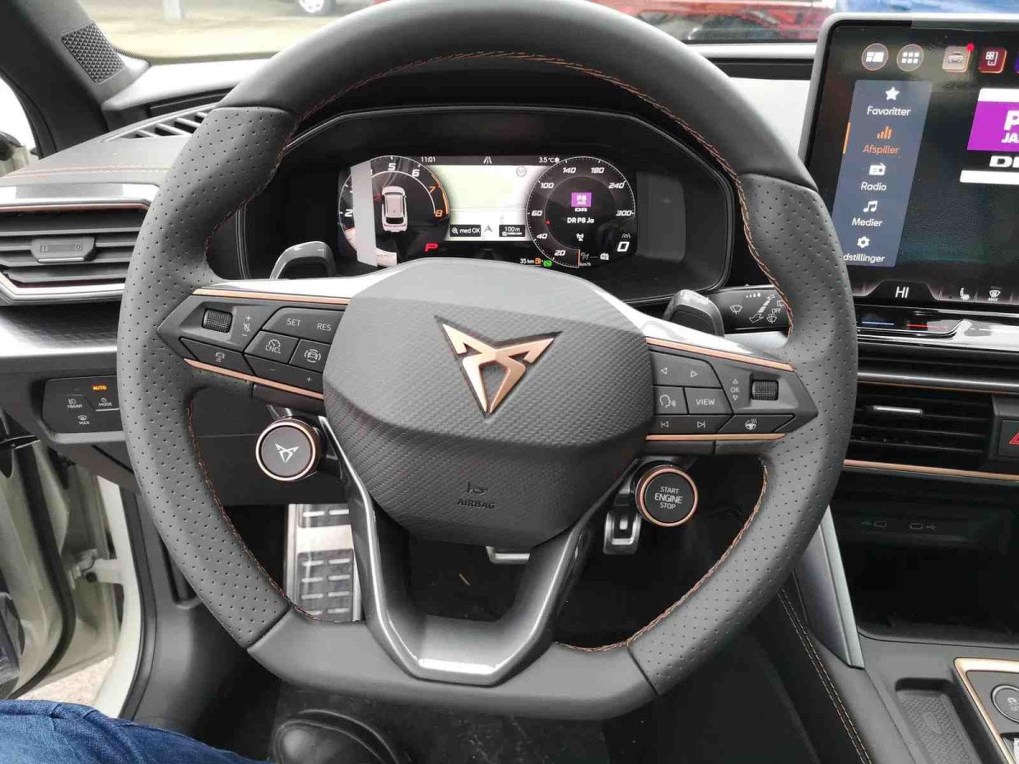 Cupra Leon 2.0 TSi DSG 333  4DRIVE (2025) - Photo 4