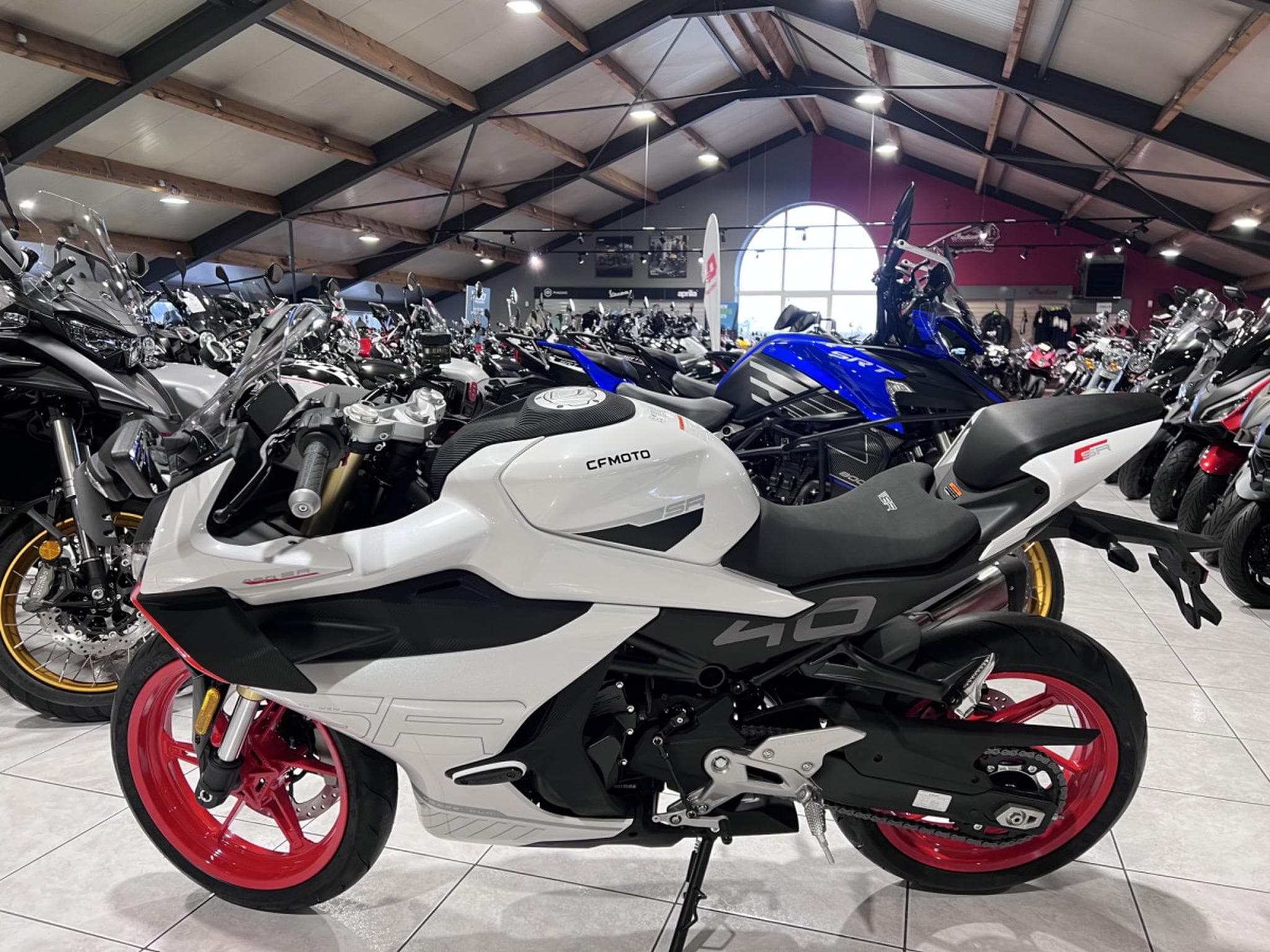 CF Moto SR (2025) - Foto 4