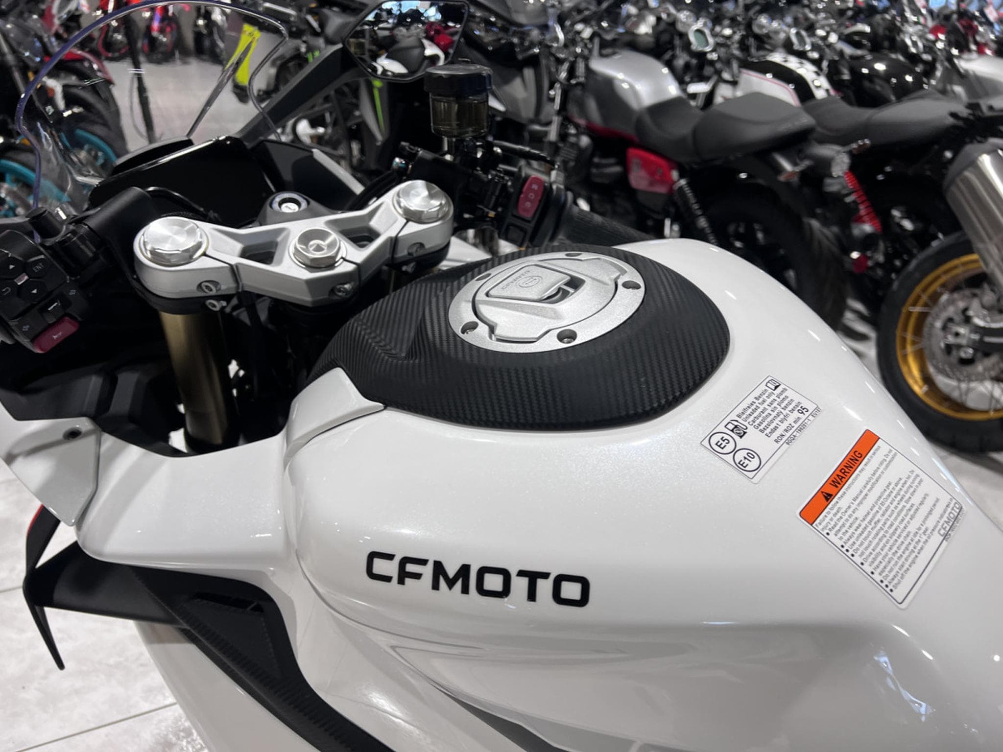 CF Moto SR (2025) - Foto 6