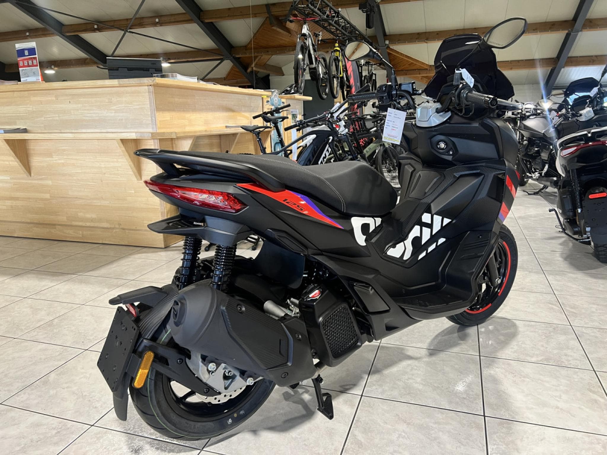 Aprilia SR GT Replica (2026) - Foto 3