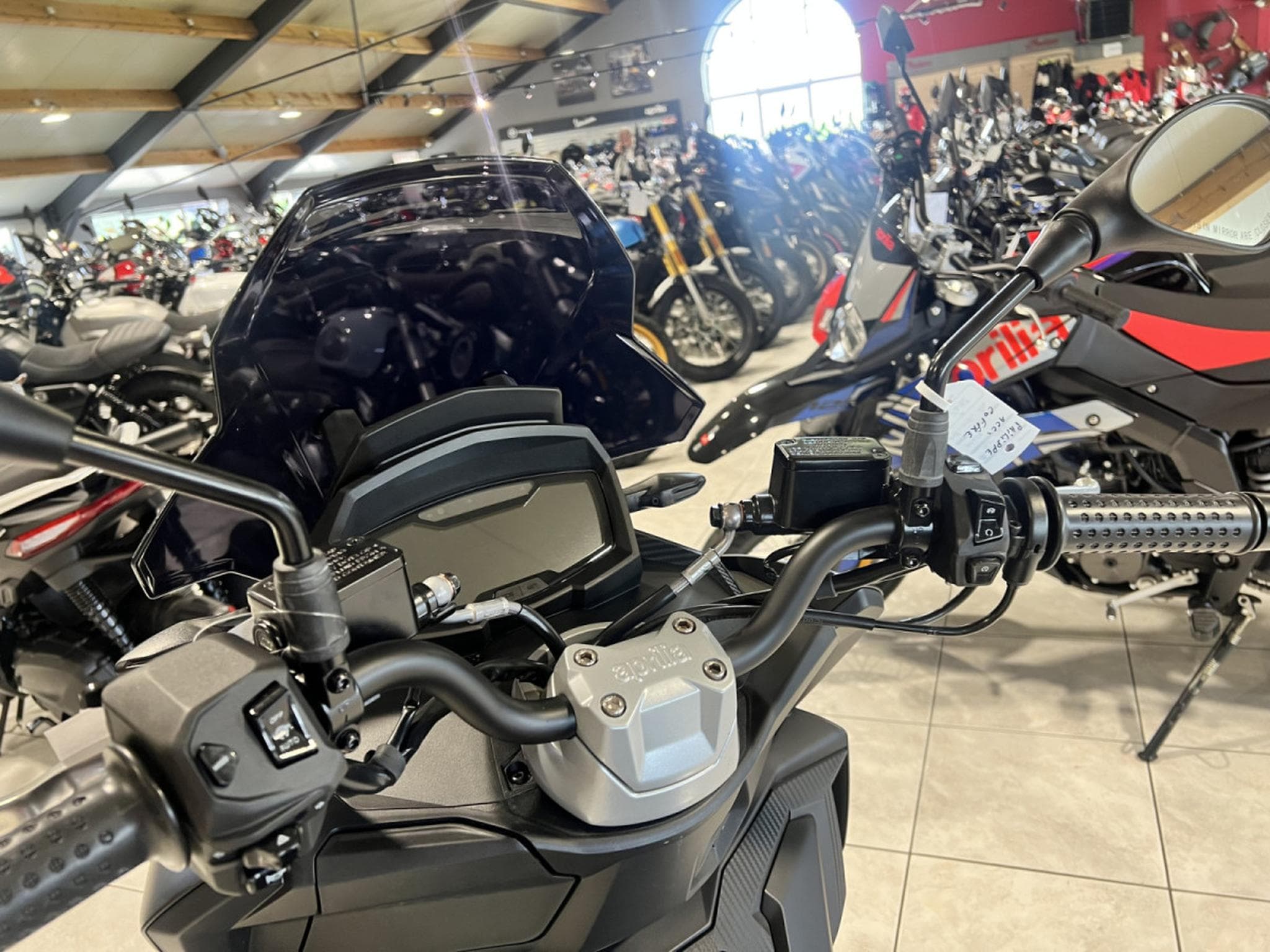 Aprilia SR GT Replica (2026) - Foto 6