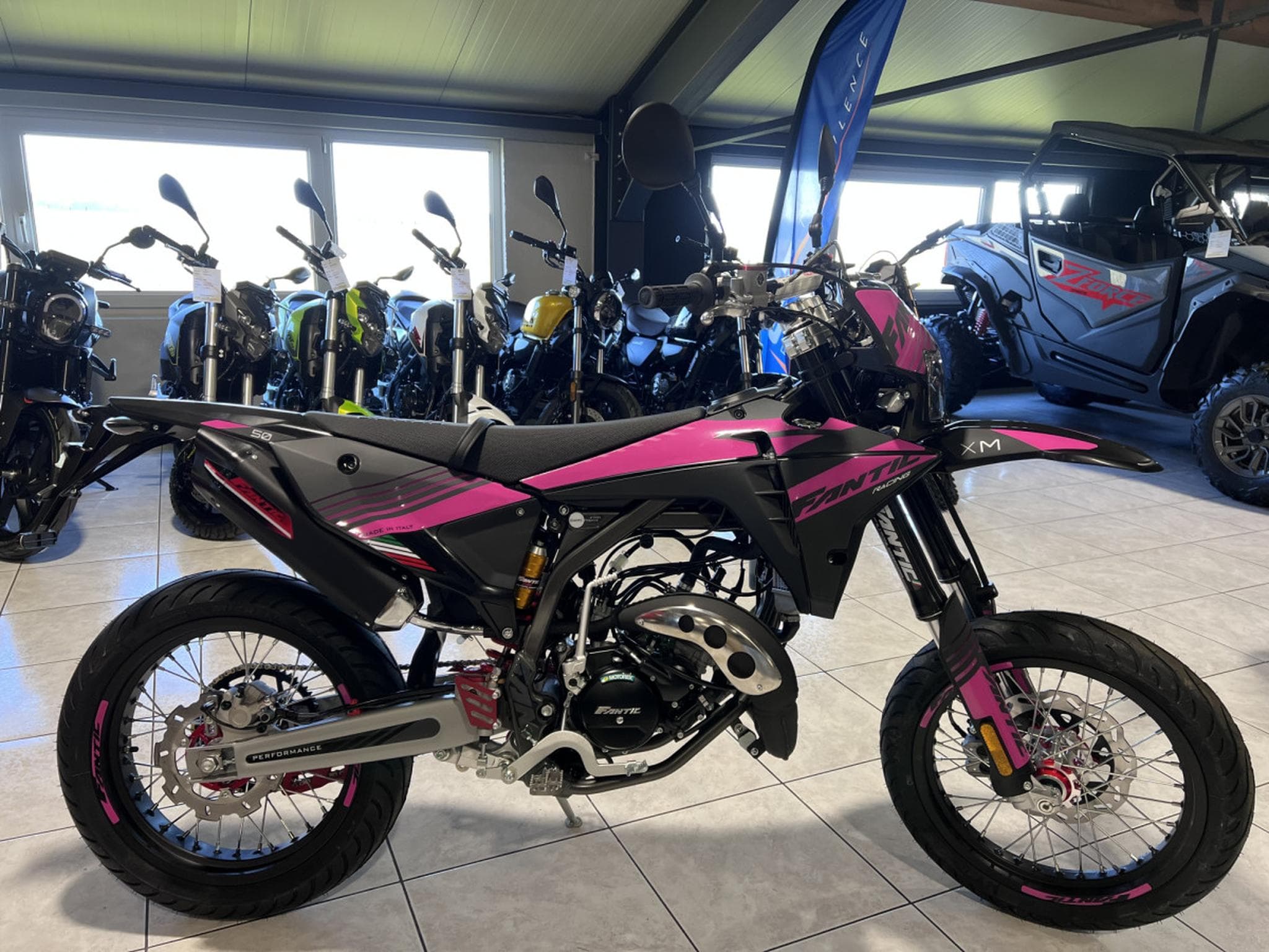 Fantic Motard PERFORMANCE 2T (2024) - Photo 1