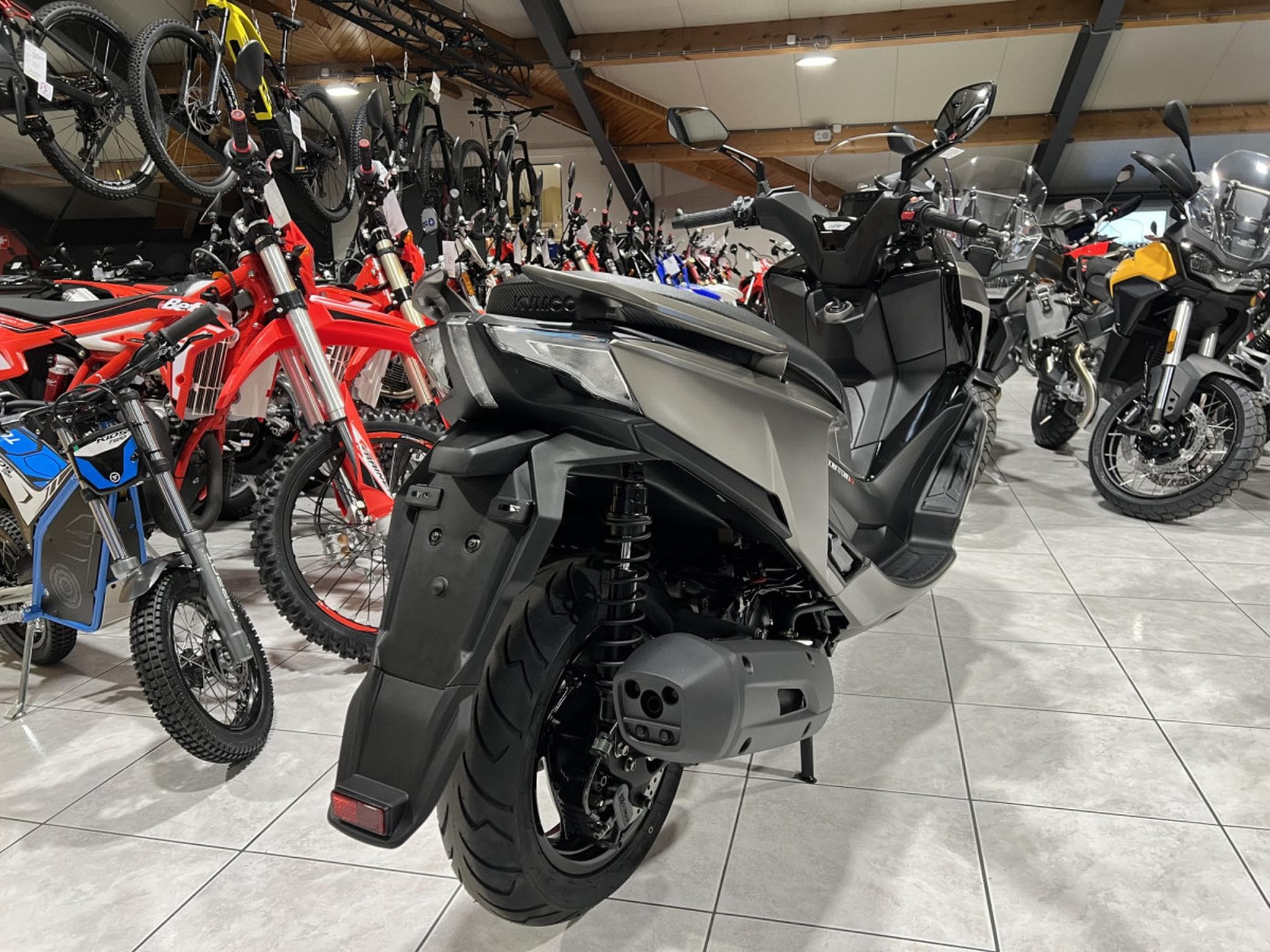 Kymco Downtown GT (2024) - Foto 3