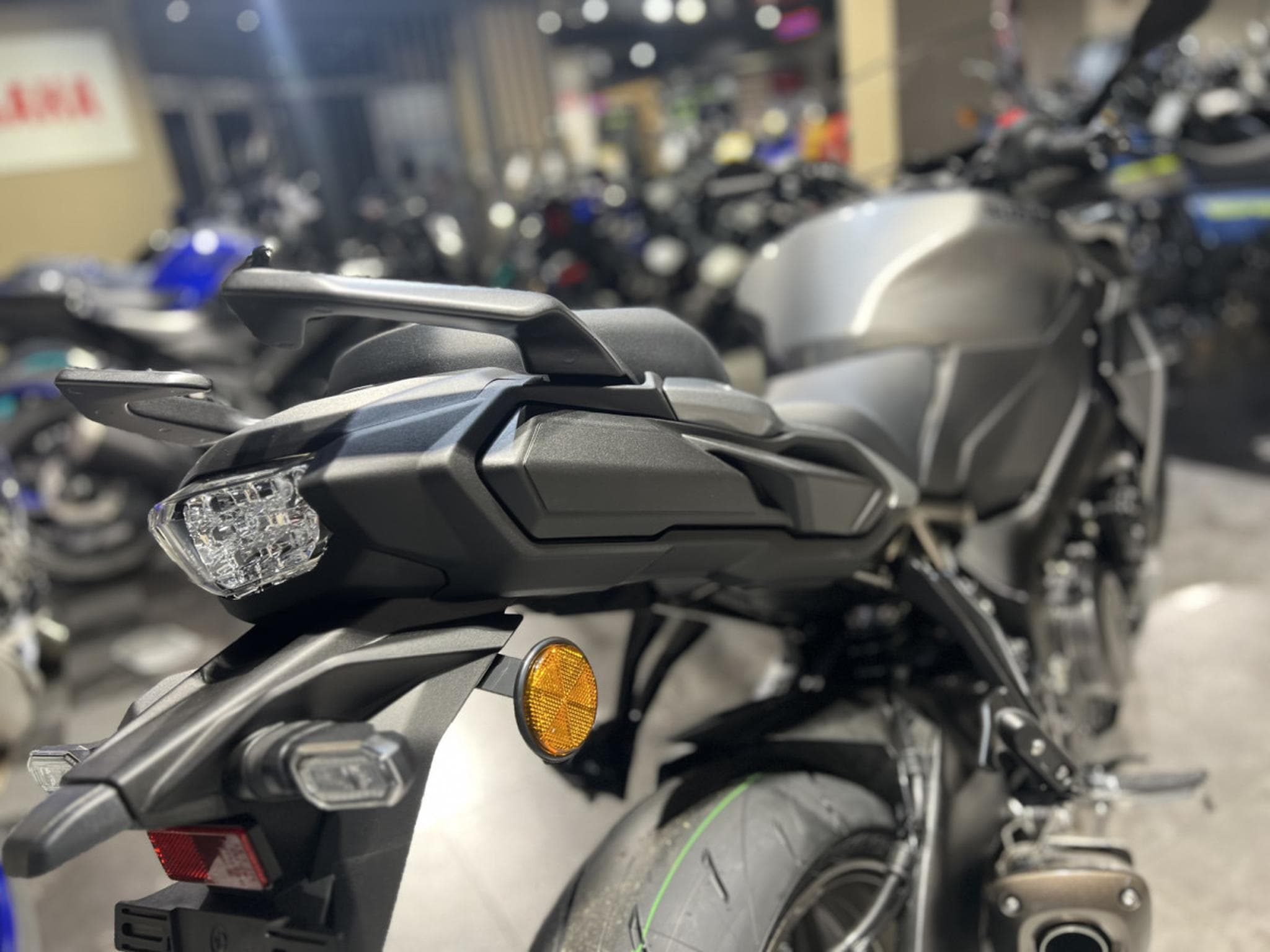 Suzuki GSX-S 1000 GT (2026) - Foto 6