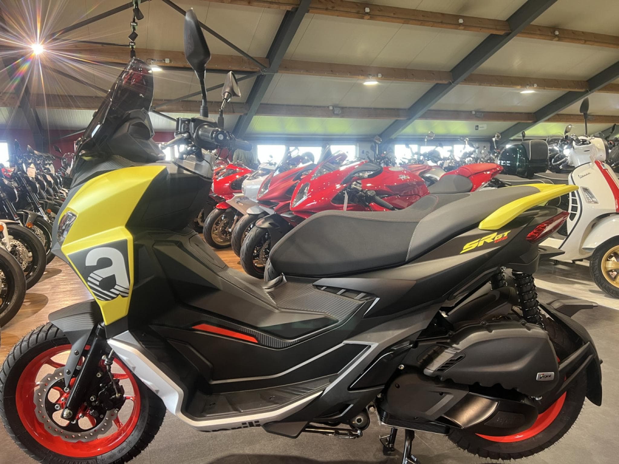 Aprilia SR GT SPORT ACID GREEN (2026) - Foto 4