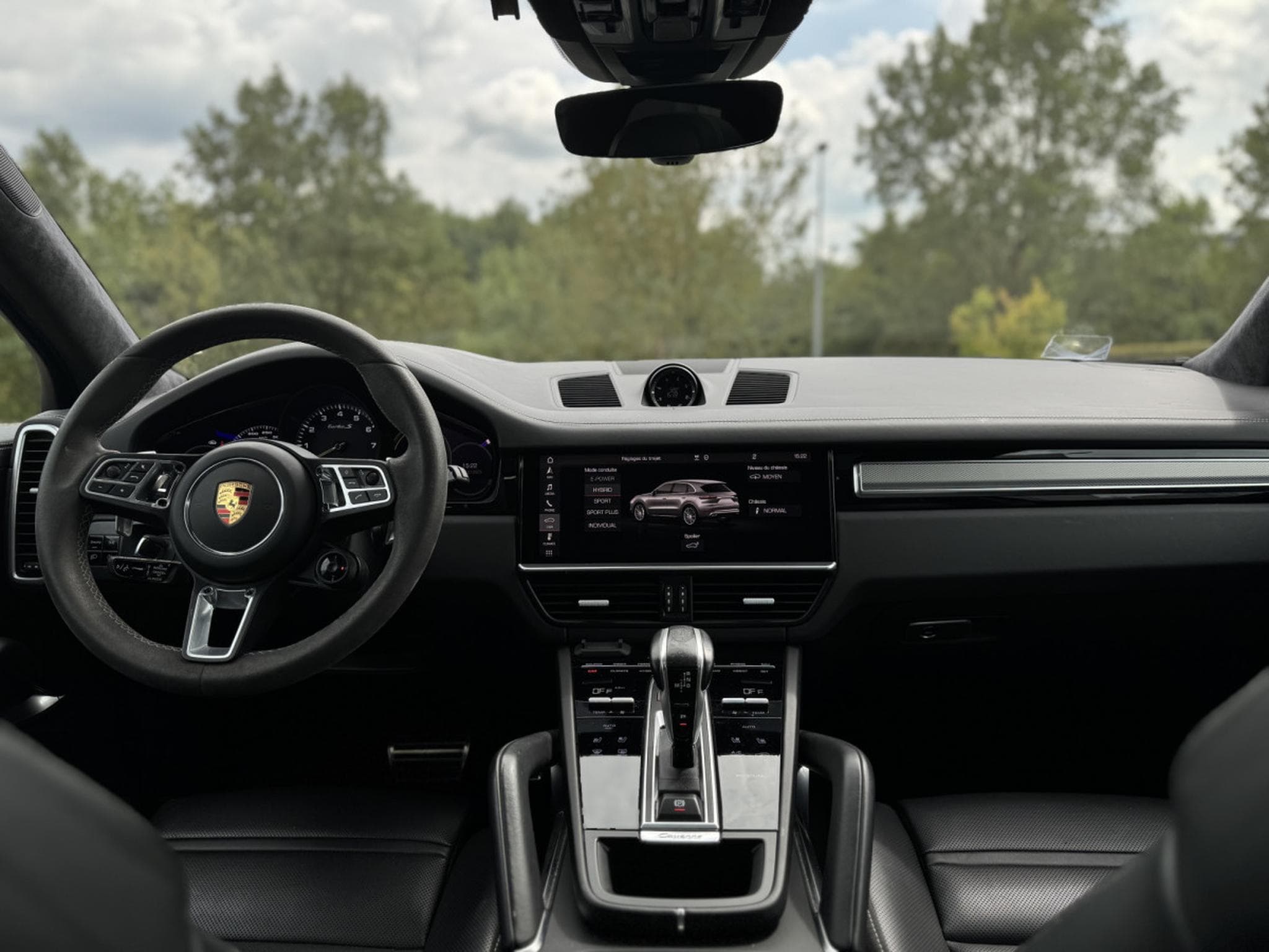 Porsche Cayenne Turbo S E-Hybrid (2021) - Photo 15