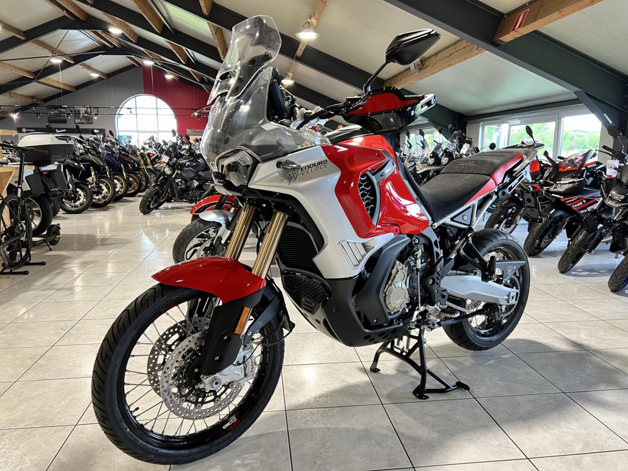 MV Agusta Enduro Veloce 950 (2026) - Photo 2