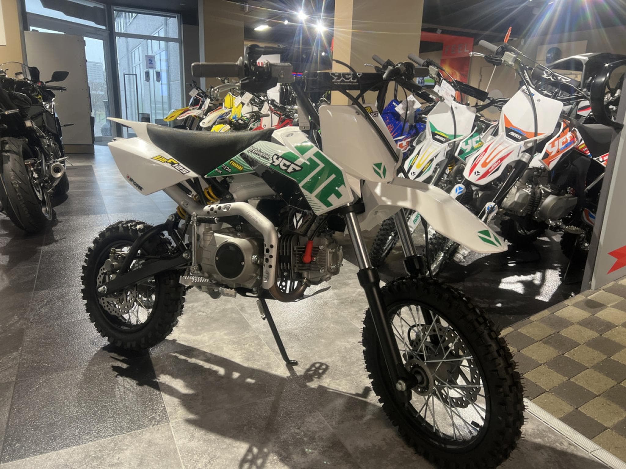 YCF Lite F (2024) - Foto 6