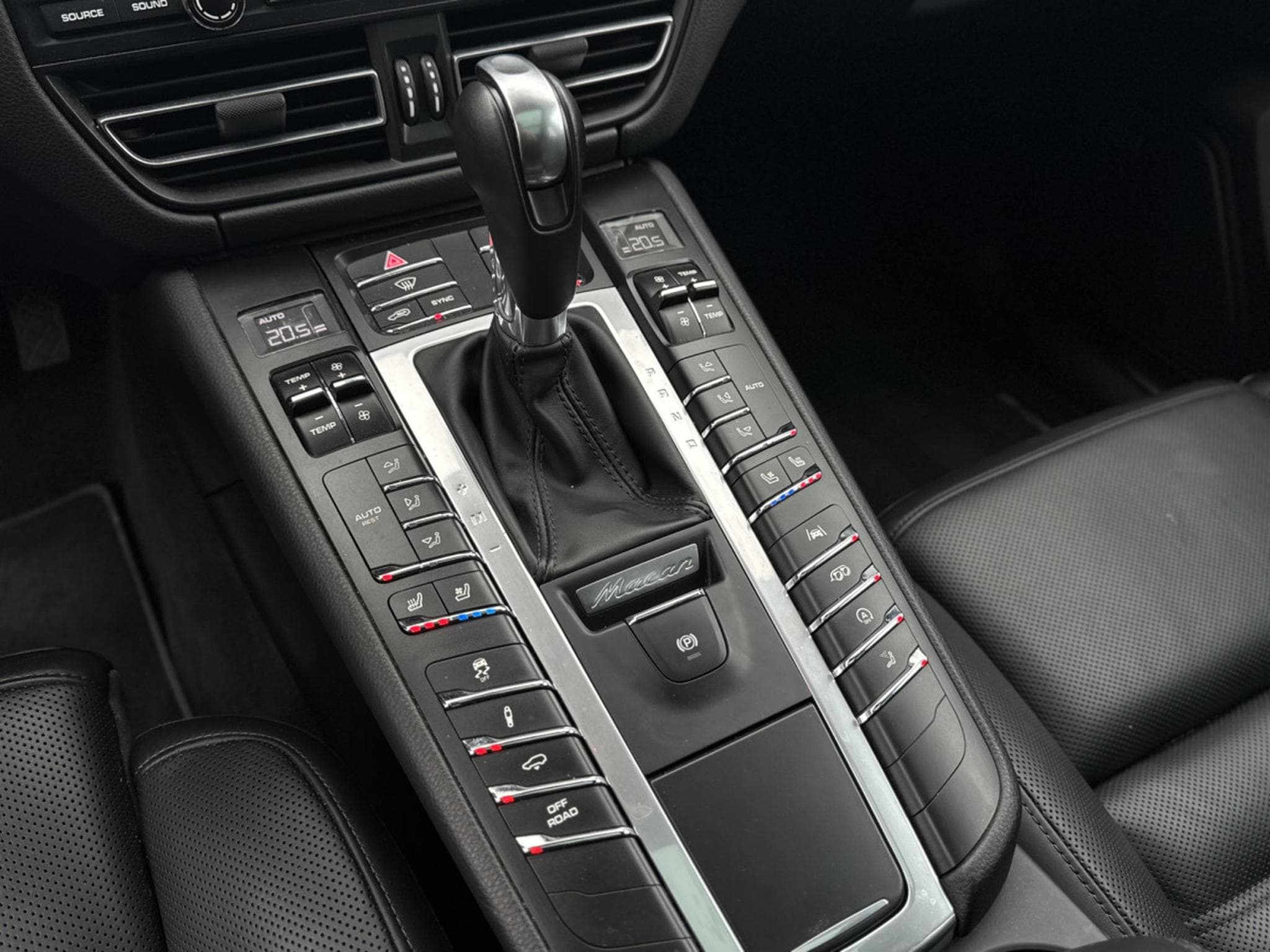 Porsche Macan Turbo (2021) - Photo 10