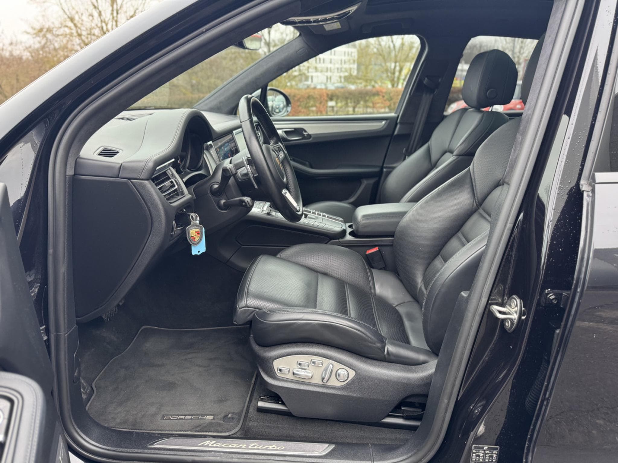 Porsche Macan Turbo (2021) - Photo 6