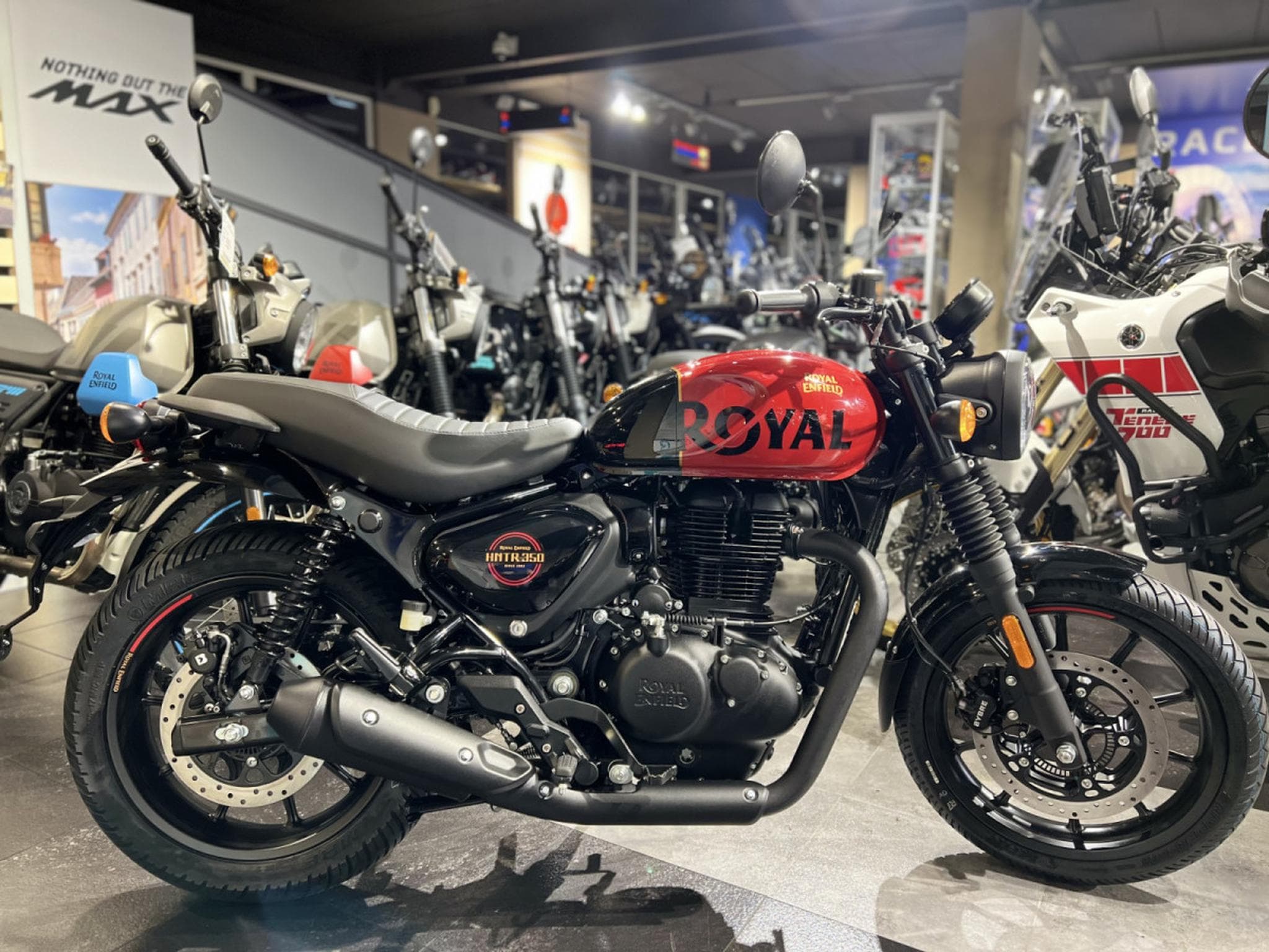 Royal Enfield Hunter 350 REBEL RED (2026) - Photo 1