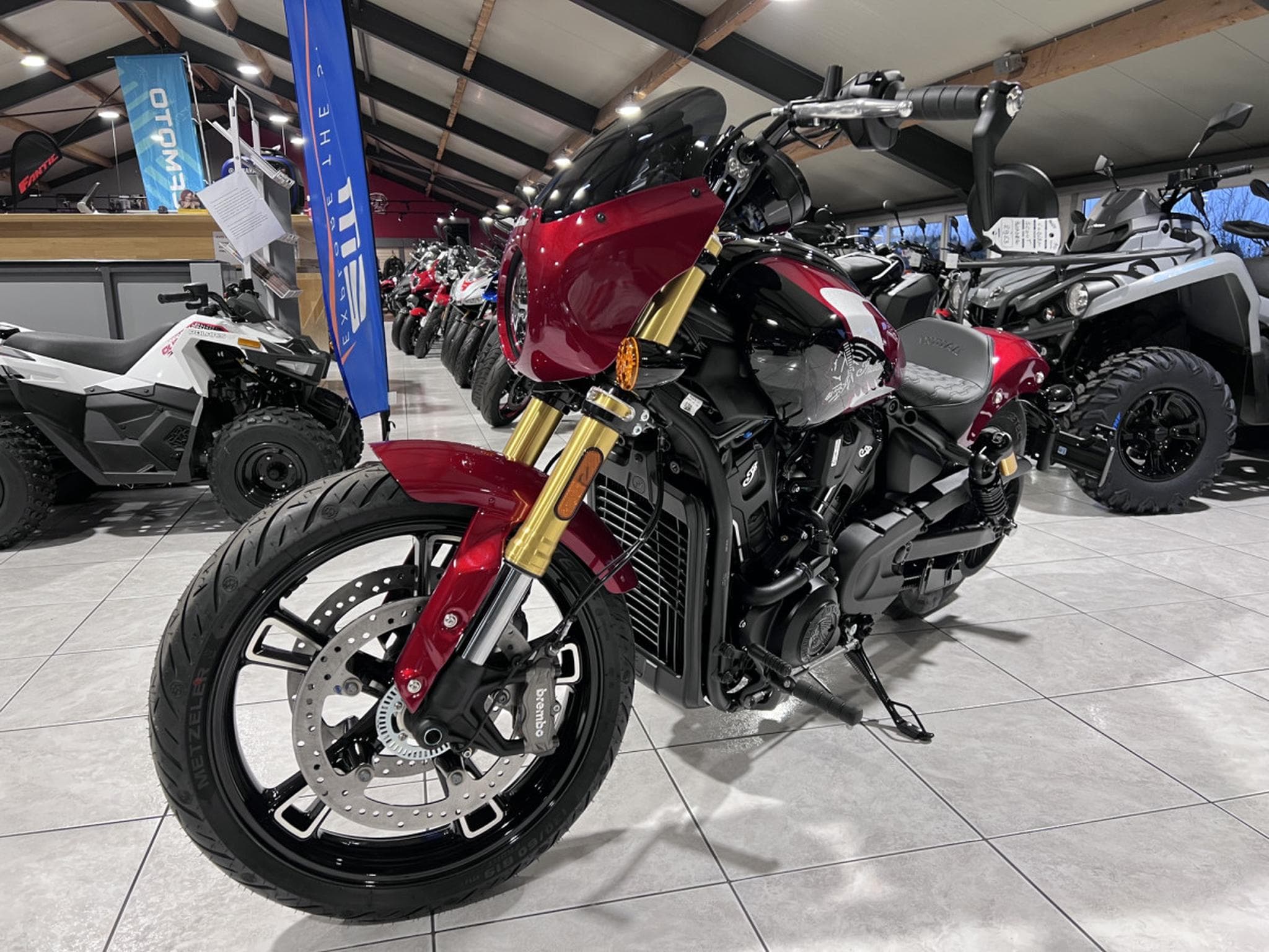 Indian 101 Scout Classic Ltd + Tech Maroon  Metallic  w/ graphics (2026) - Foto 2