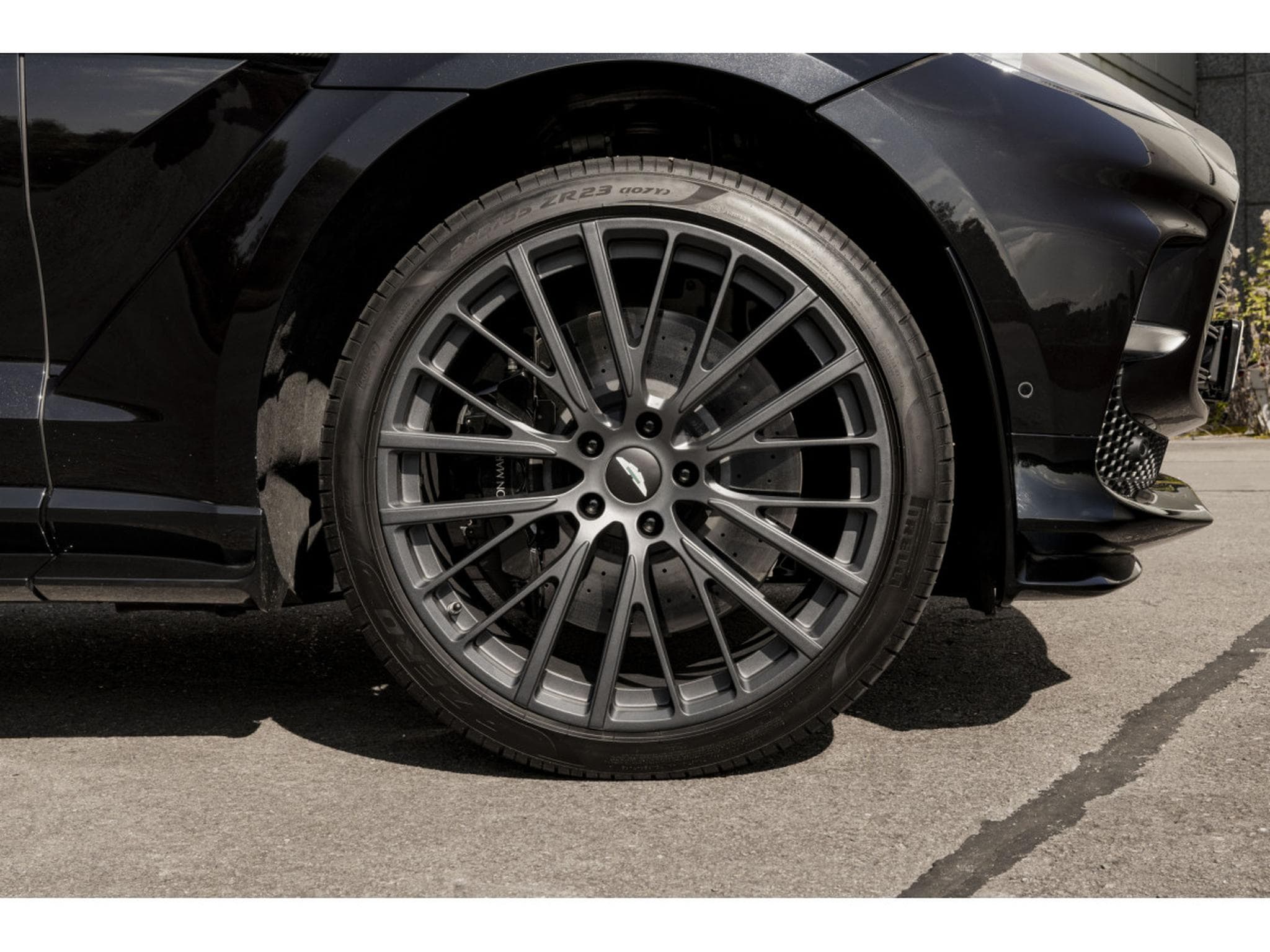 Aston-Martin DBX 707 - Carbone Extérieur & Intérieur - Jantes 23" Forgées (2022) - Photo 7