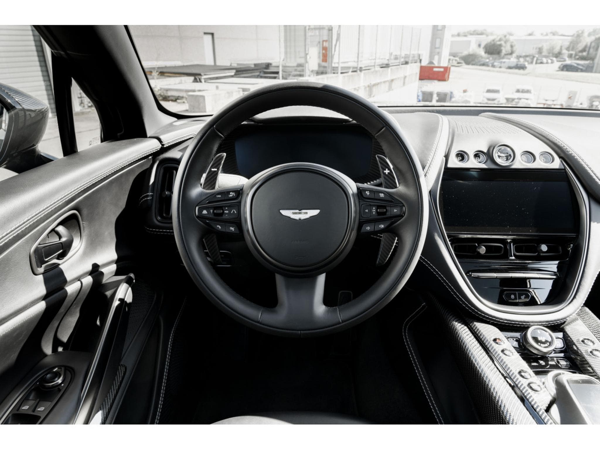 Aston-Martin DBX 707 - Carbone Extérieur & Intérieur - Jantes 23" Forgées (2022) - Photo 9