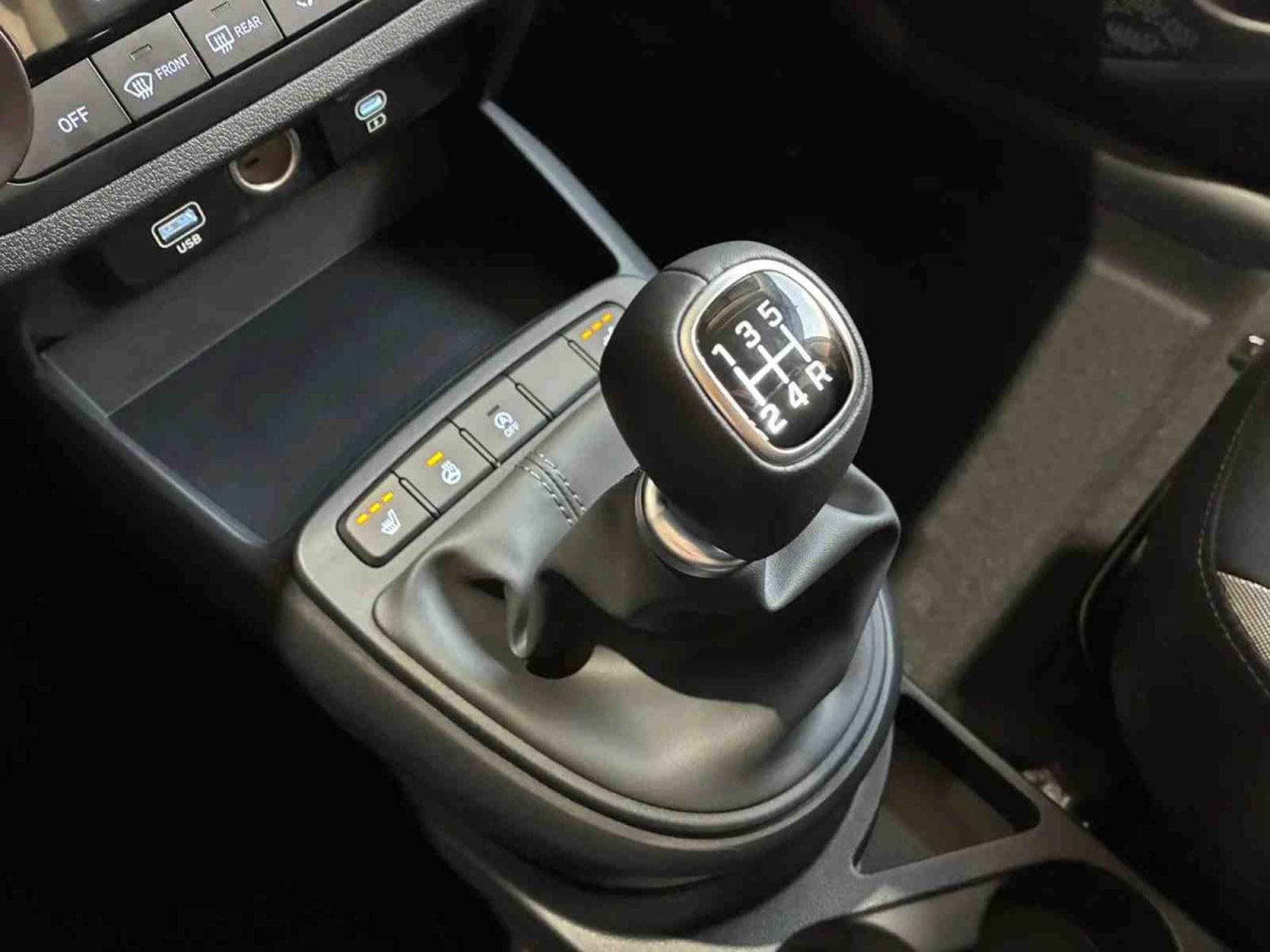 Hyundai i10 1.2 GDI 79 Premium (2025) - Photo 17