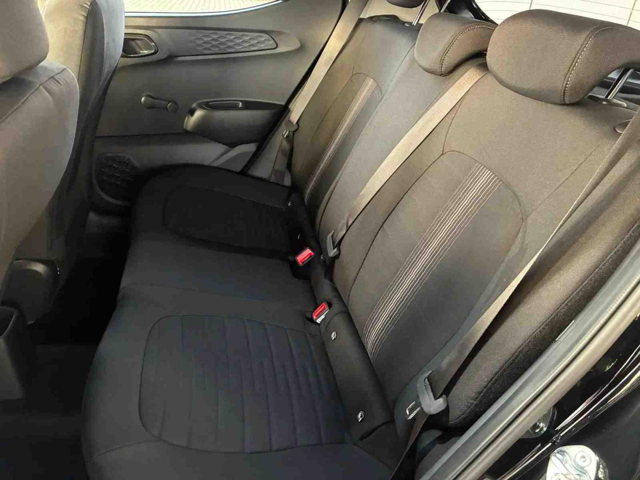 Hyundai i10 1.2 GDI 79 Premium (2025) - Photo 8