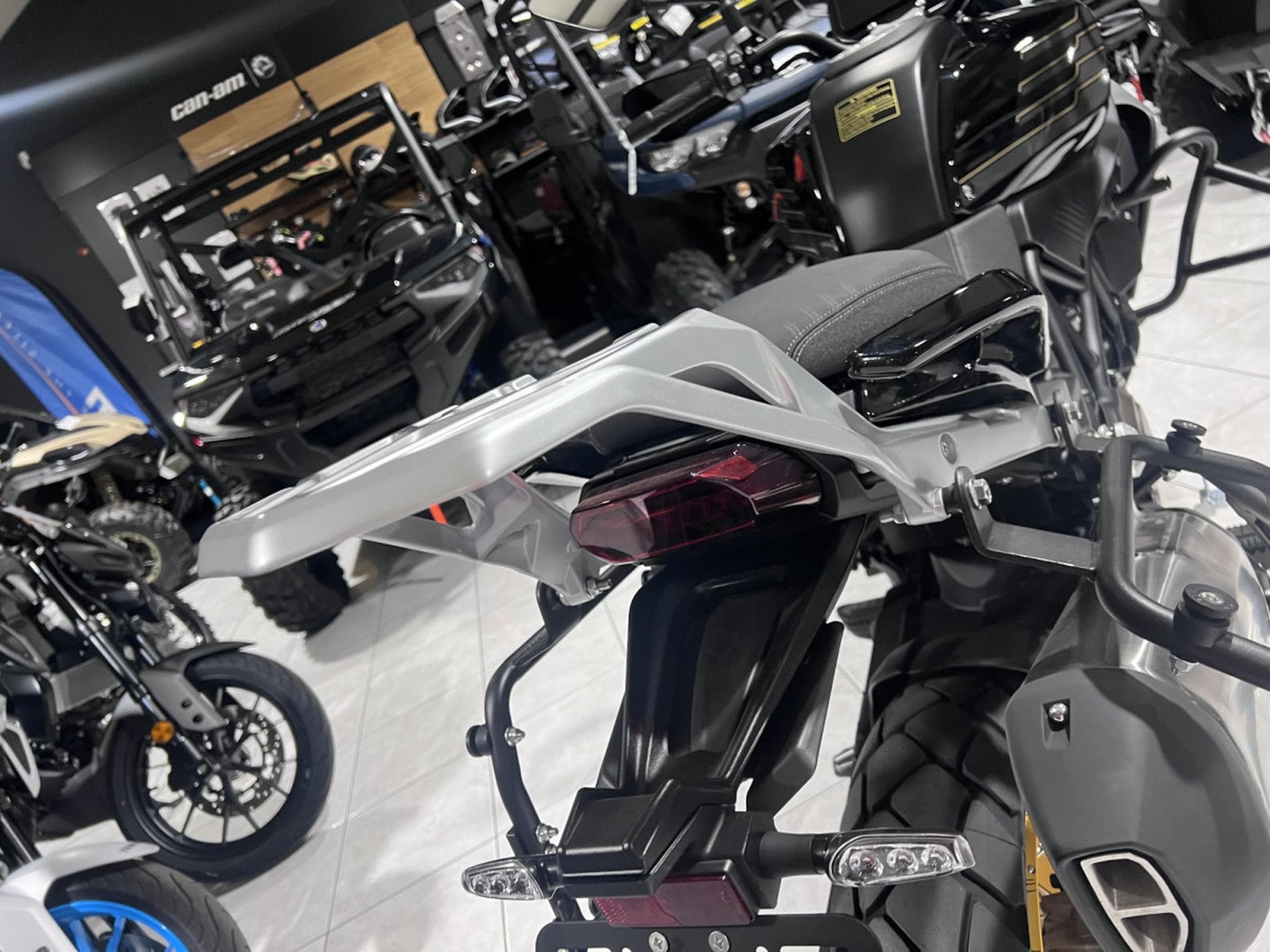 QJmotor SRT 700 SX TOURING (2026) - Foto 5