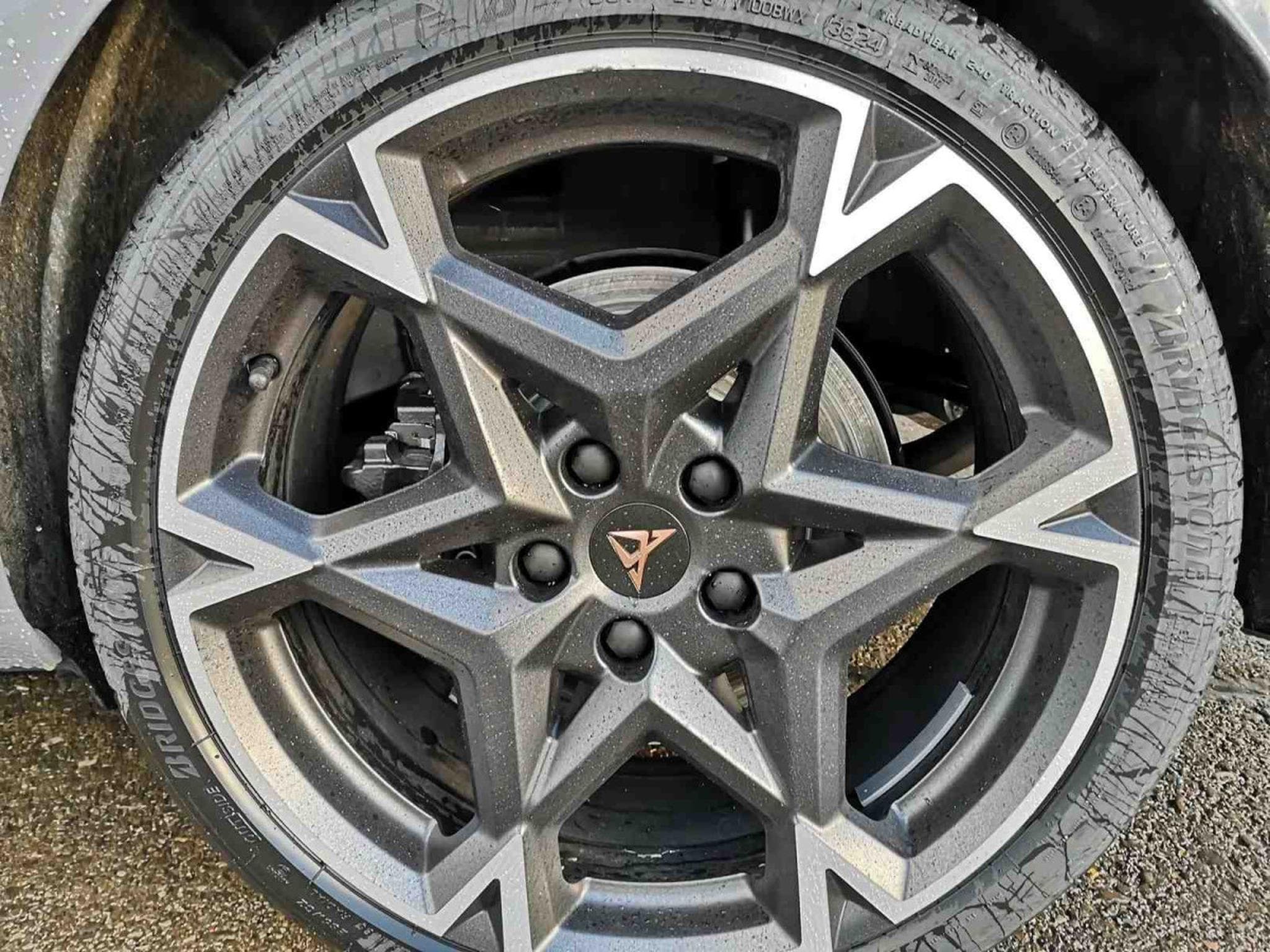 Cupra Leon 2.0 TSi DSG 333  4DRIVE (2025) - Photo 4