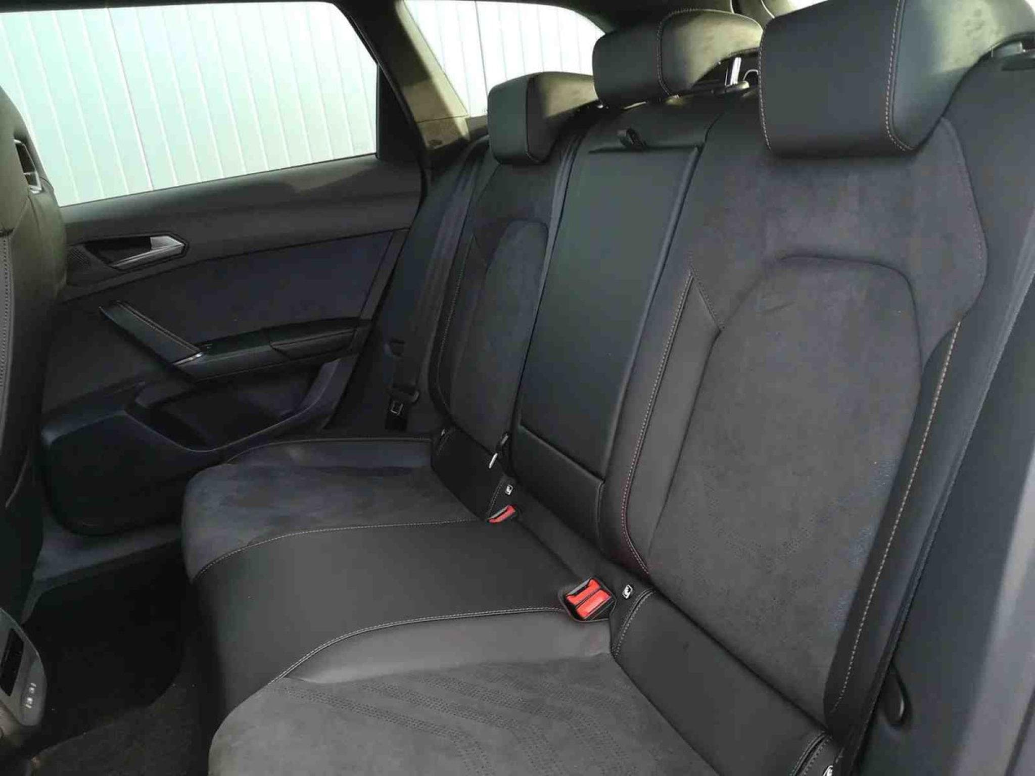 Cupra Leon 2.0 TSi DSG 333  4DRIVE (2025) - Photo 7