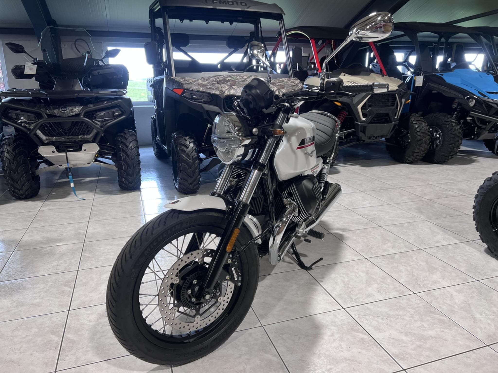 Moto Guzzi V7 SPECIAL (2026) - Photo 2