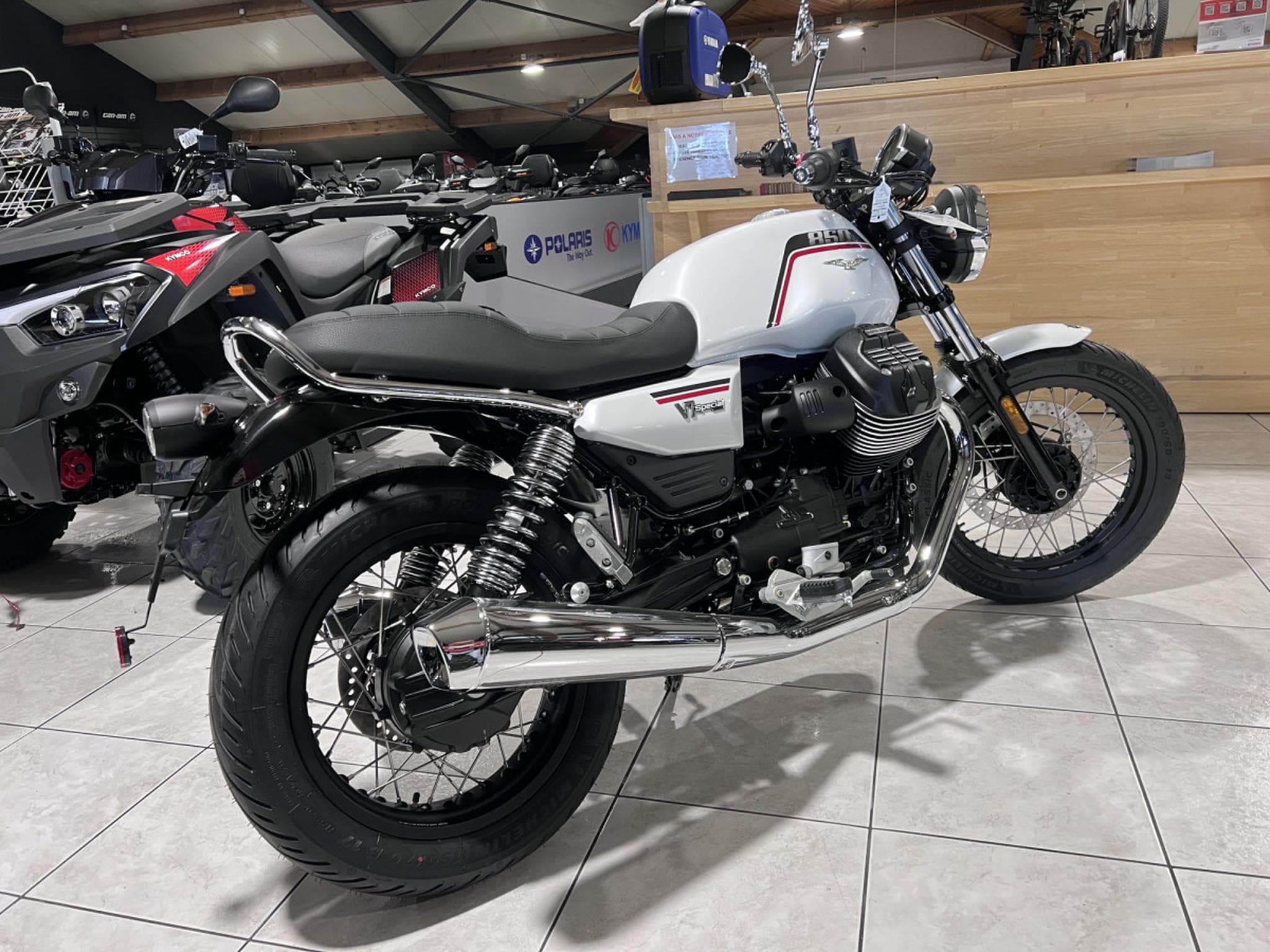 Moto Guzzi V7 SPECIAL (2026) - Photo 3