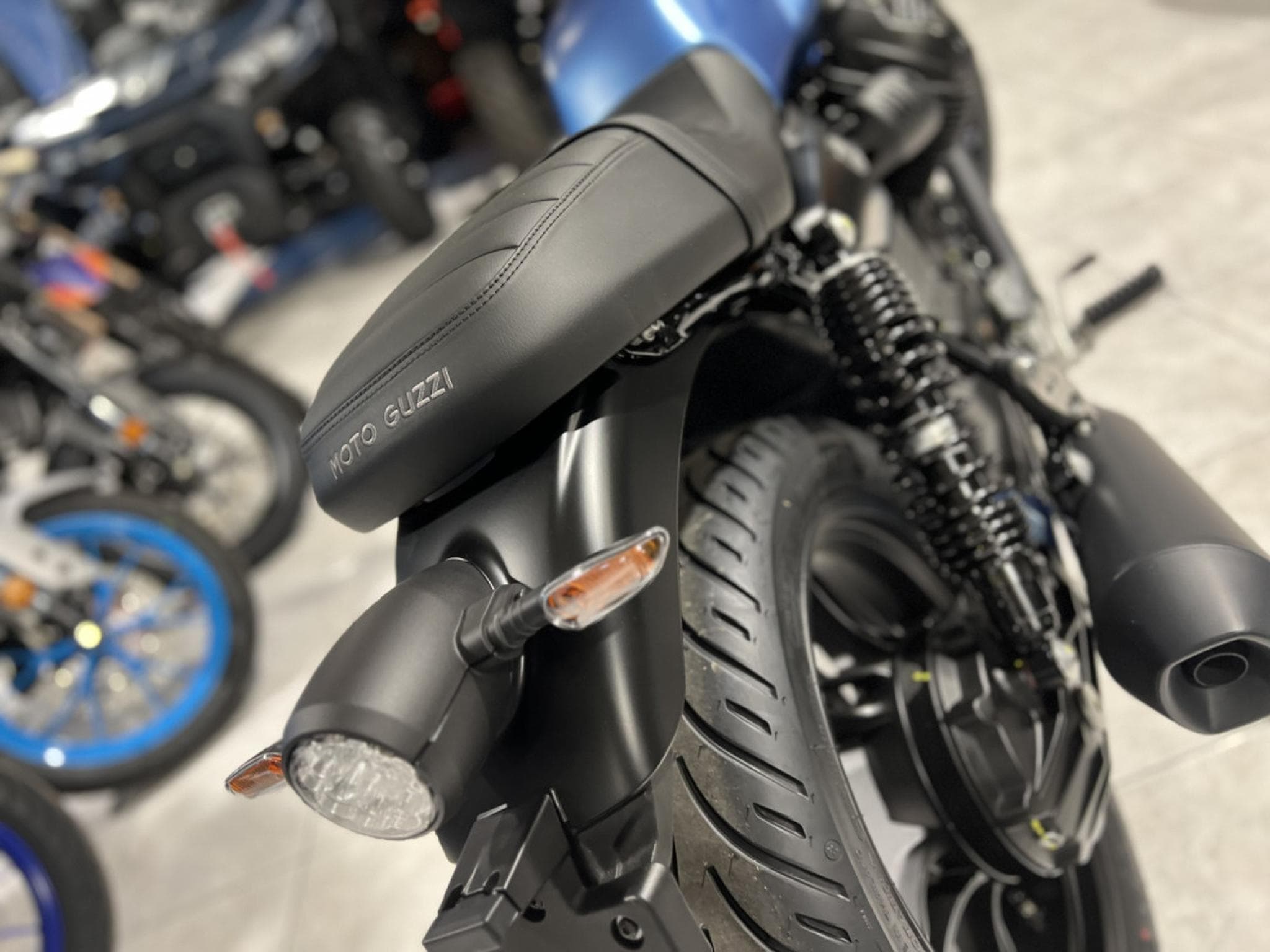 Moto Guzzi V7 STONE (2026) - Photo 5