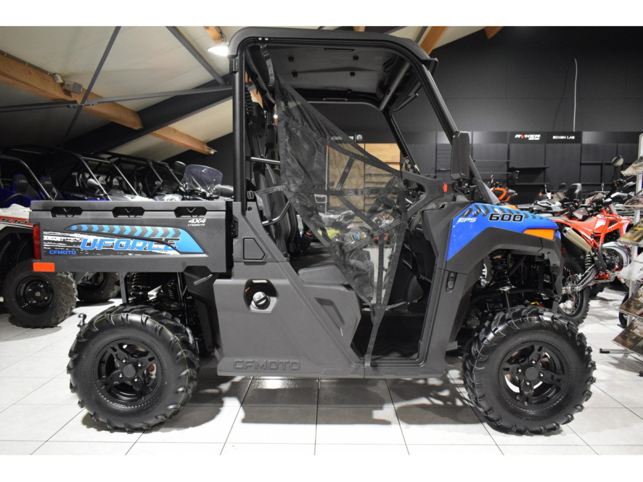 CF Moto UForce 600 Agri (2026) - Photo 2