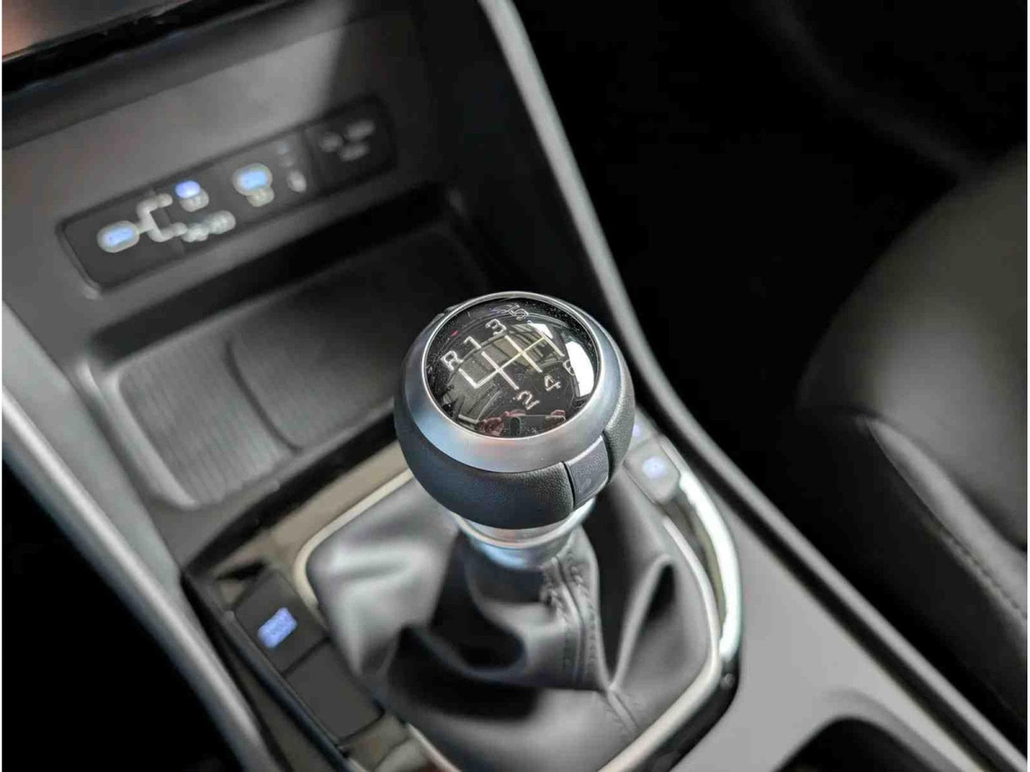 Hyundai Tucson 1.6 T-GDI AUTO 160 E-Motion (2025) - Photo 14