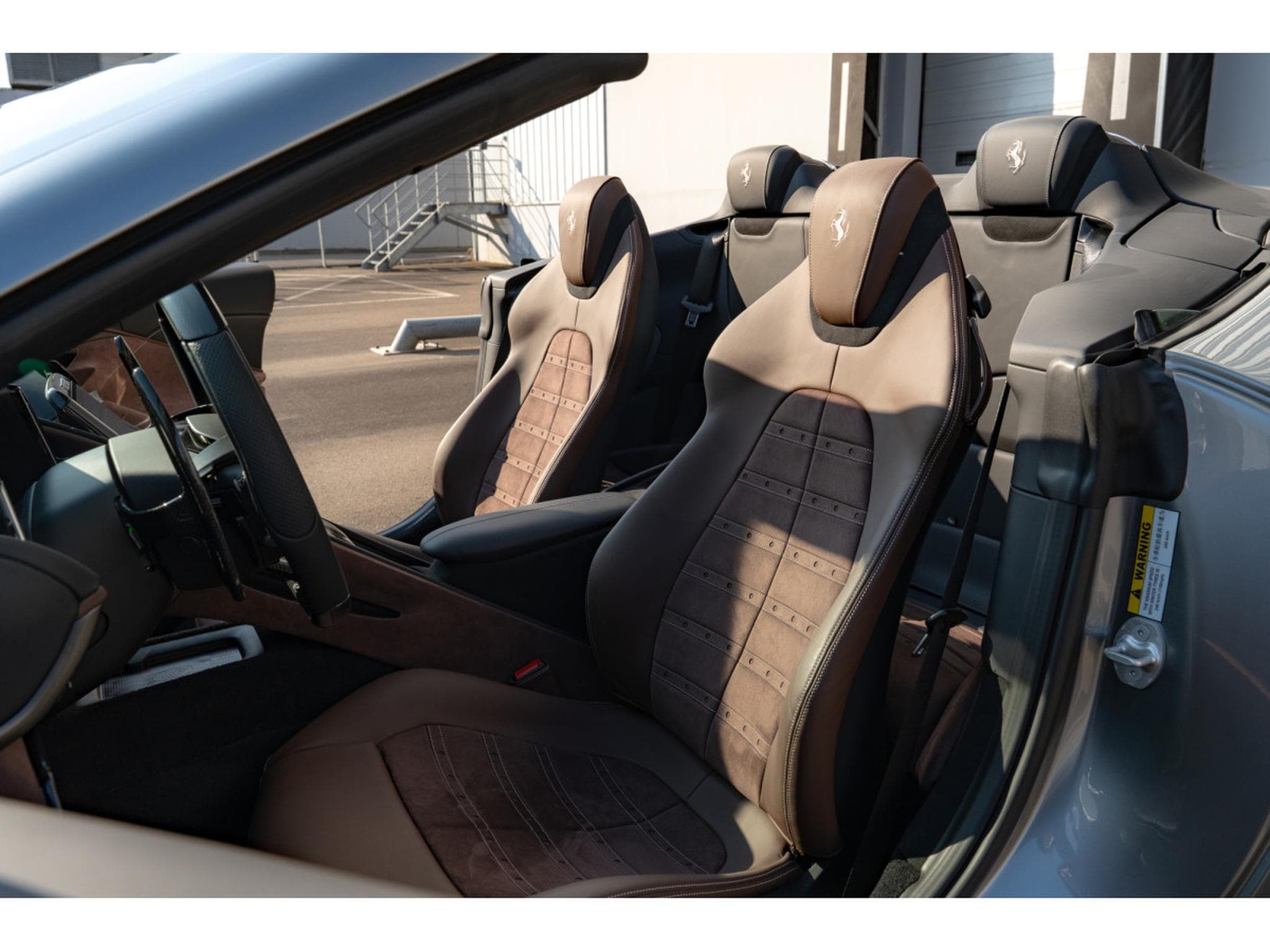 Ferrari Roma Spider (2025) - Foto 12