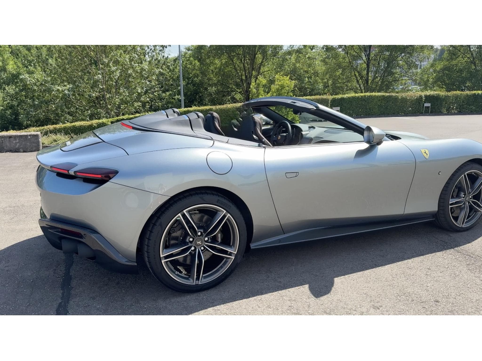 Ferrari Roma Spider (2025) - Photo 5