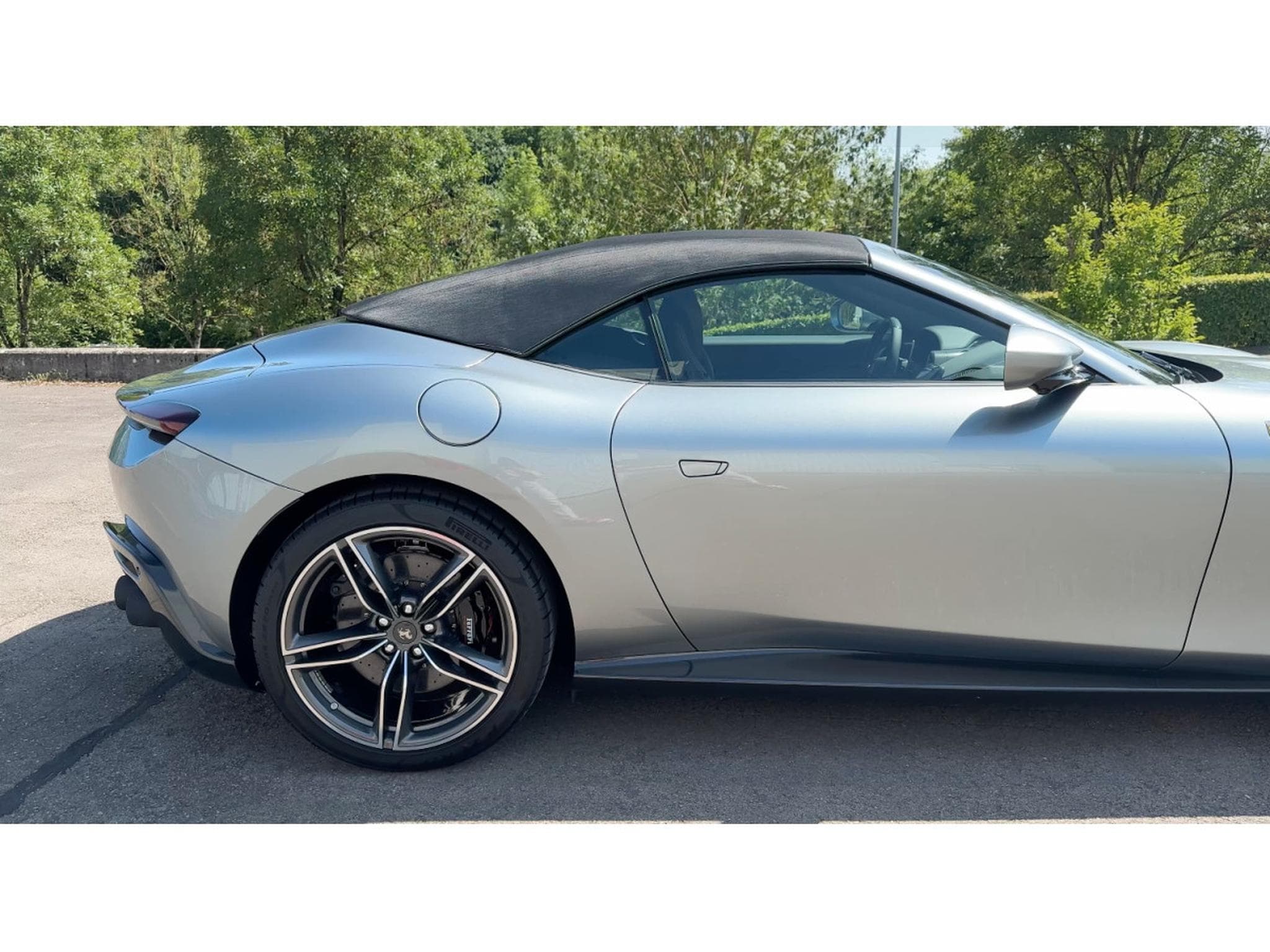 Ferrari Roma Spider (2025) - Photo 6