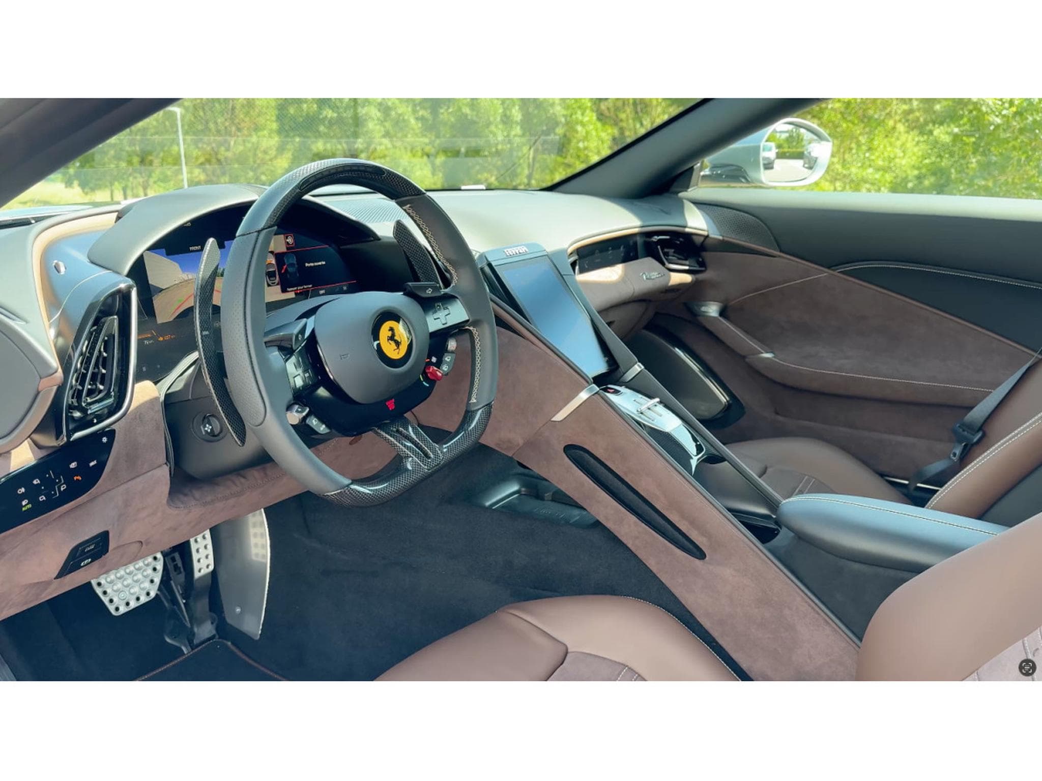 Ferrari Roma Spider (2025) - Photo 8