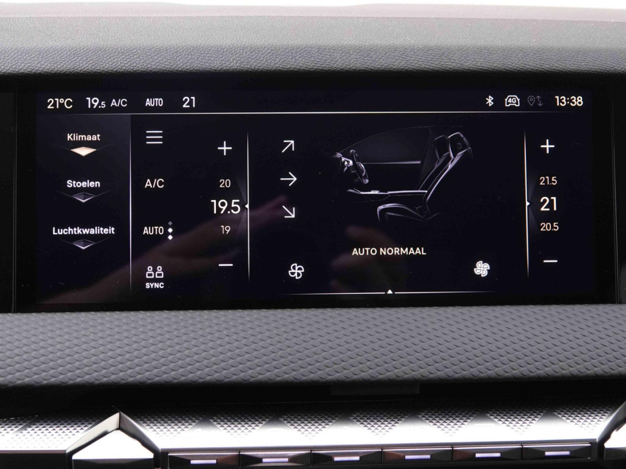 DS Automobiles DS4 1.2 PureTech 136 e-DCS6 Pallas (2025) - Photo 13