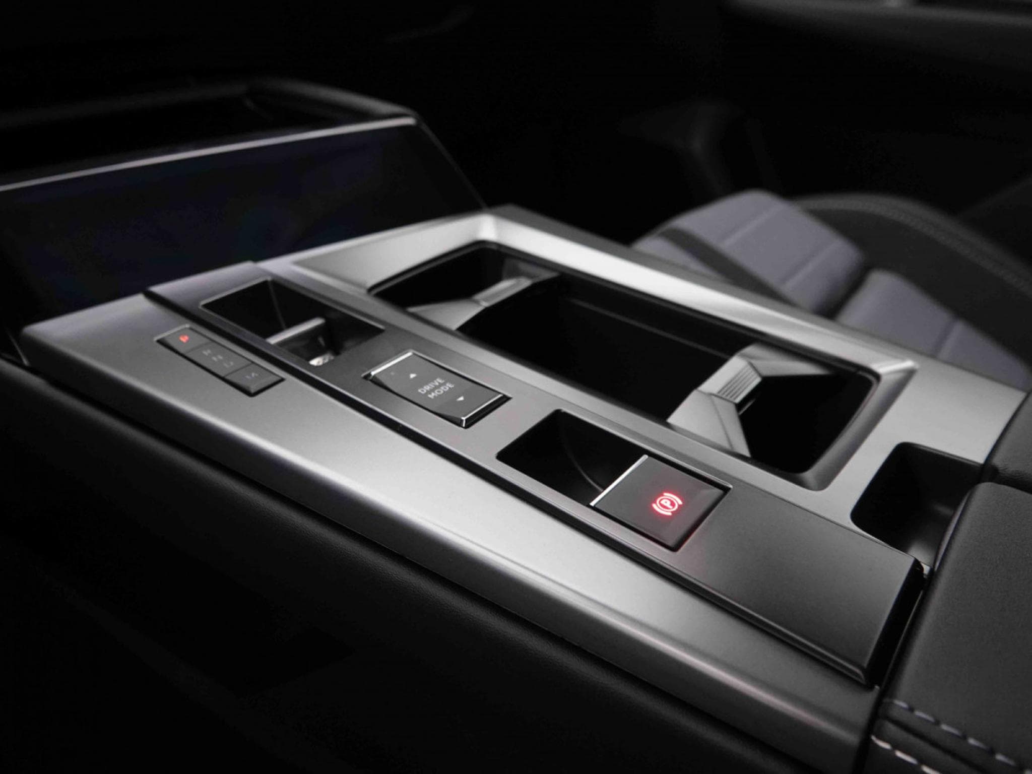 Opel Grandland 1.2 T Hybrid 145 GS (2025) - Photo 16